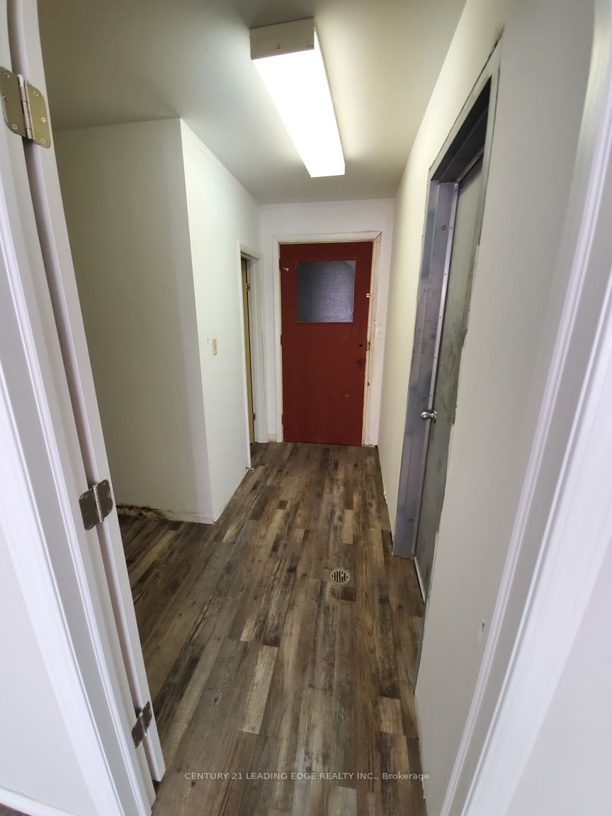 #main Floor - 302 Davis Street Property Photo 4