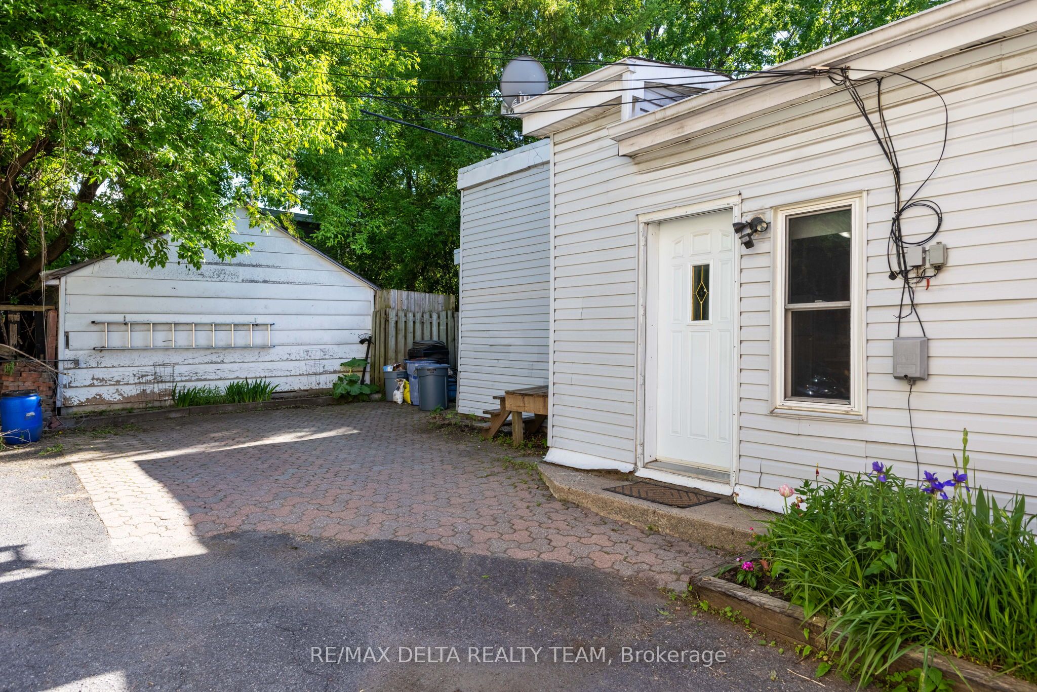 #b - 336 Shakespeare Street Property Photo 2
