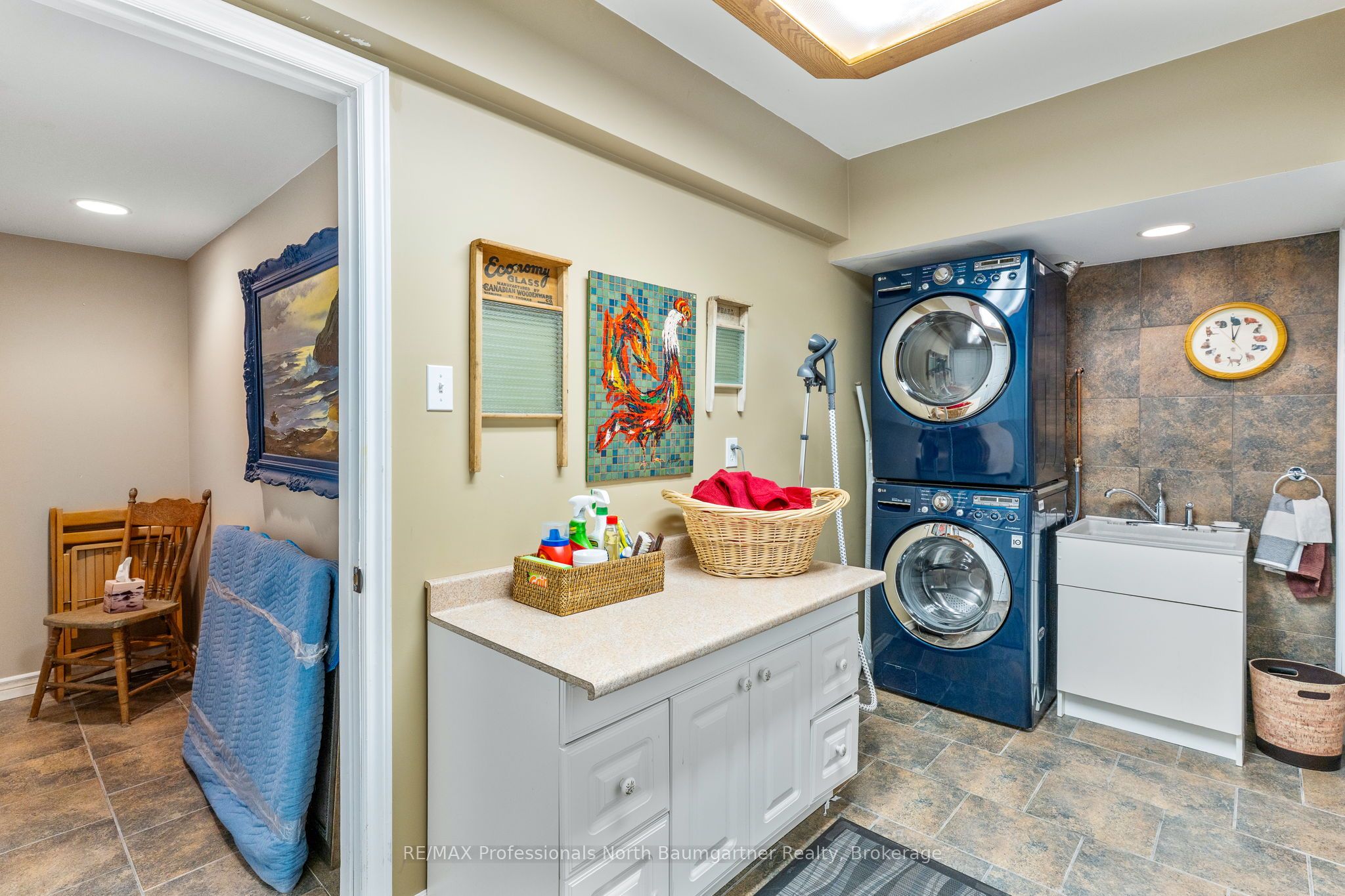 451 Fairbairn Road Property Photo 31