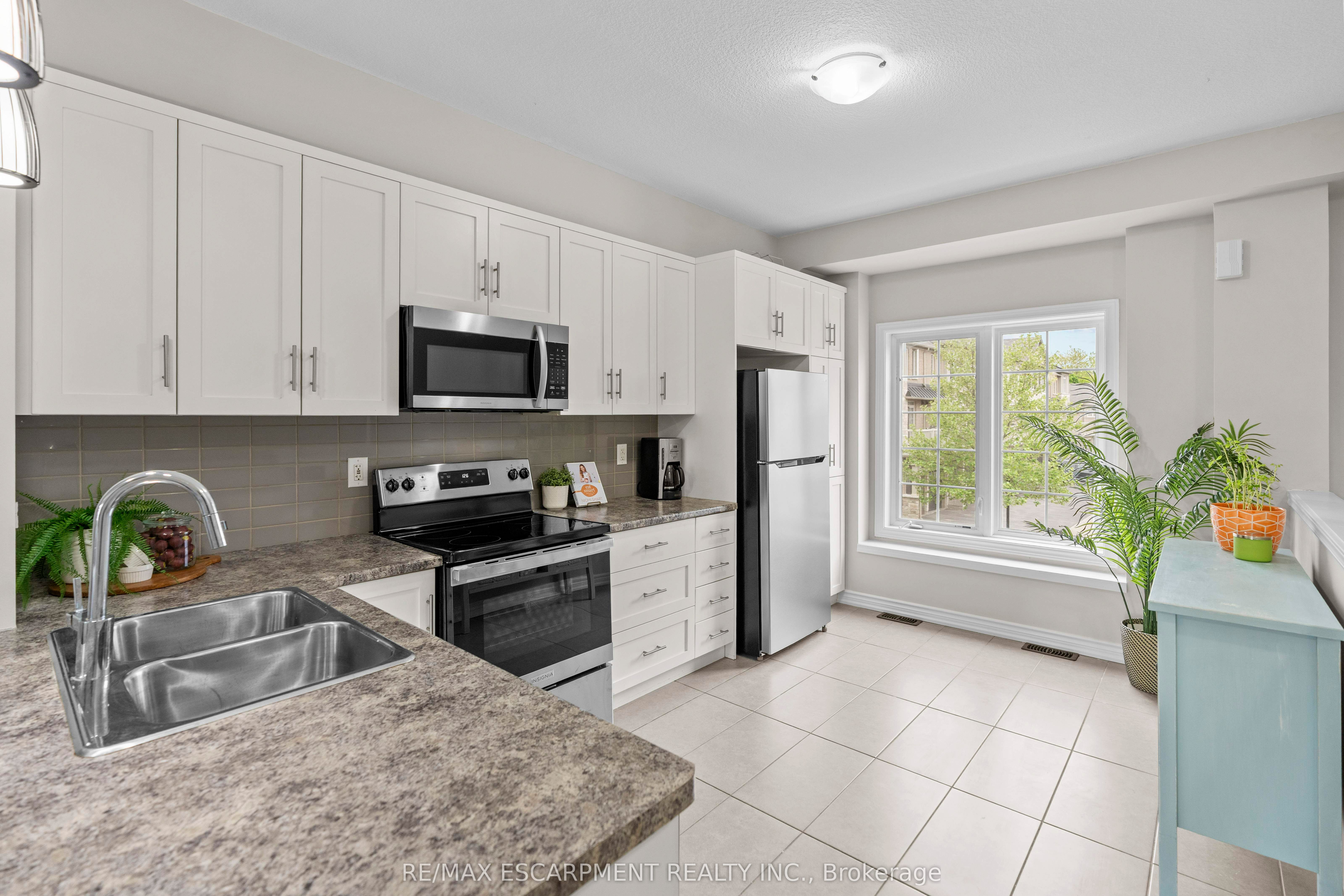 #53 - 215 Dundas Street Property Photo 5