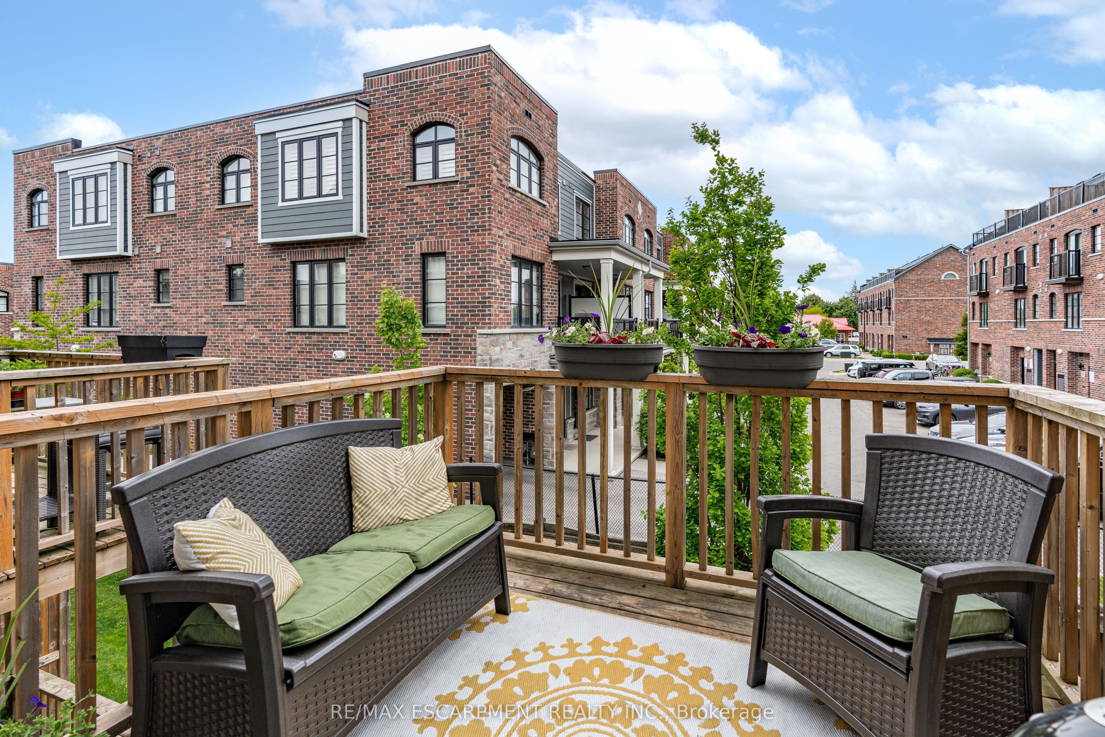 #53 - 215 Dundas Street Property Photo 16