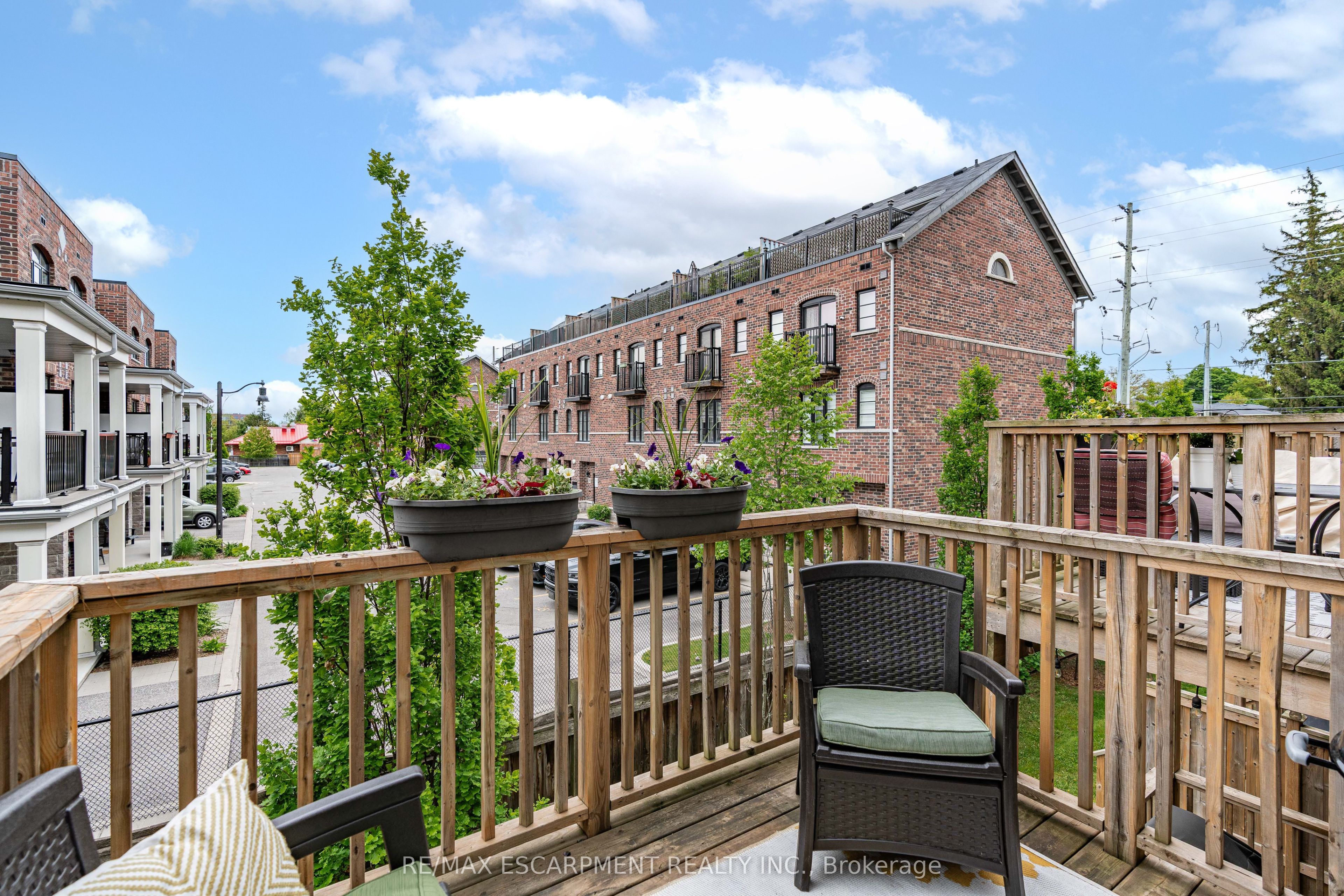 #53 - 215 Dundas Street Property Photo 17