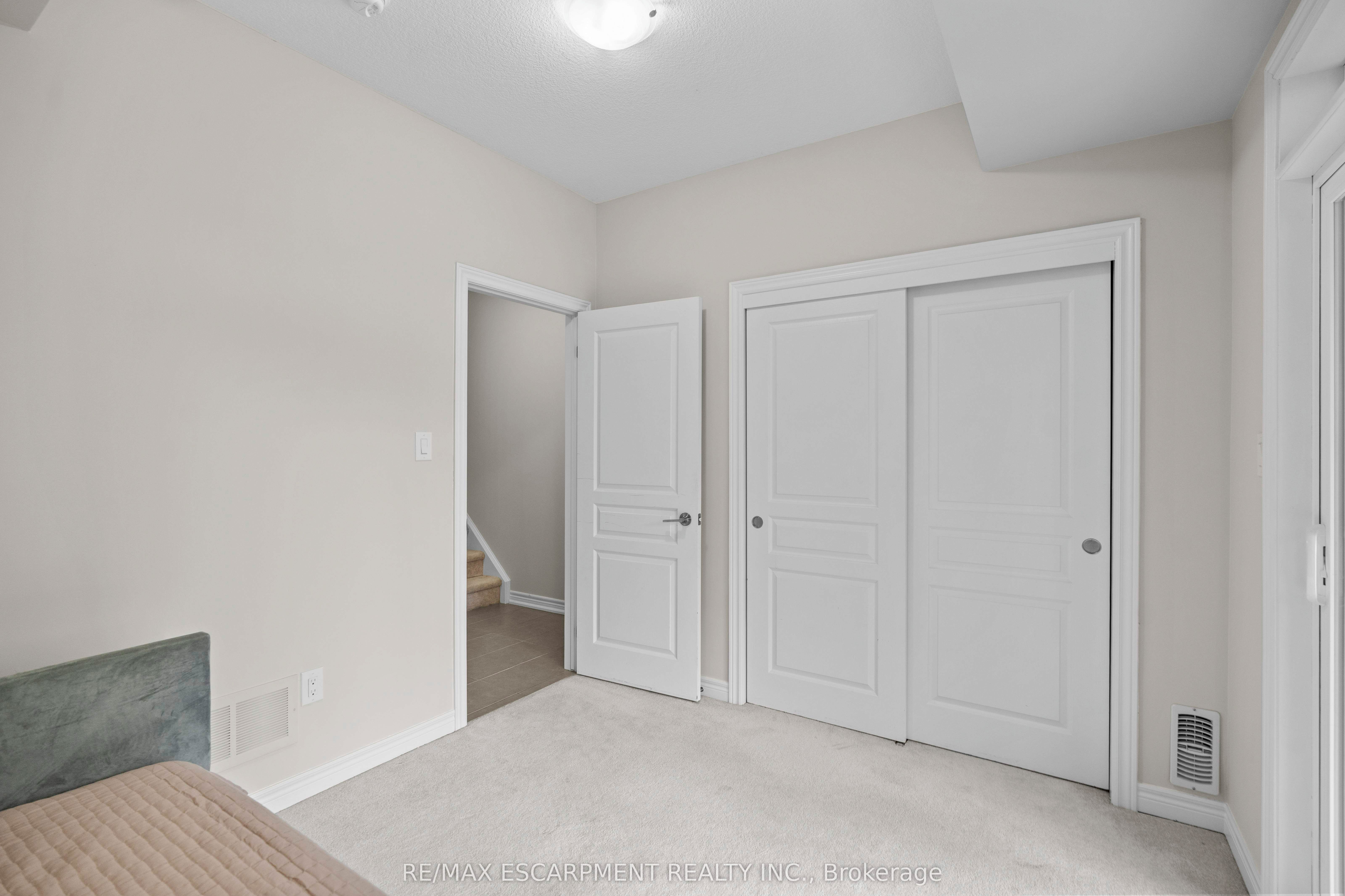 #53 - 215 Dundas Street Property Photo 28