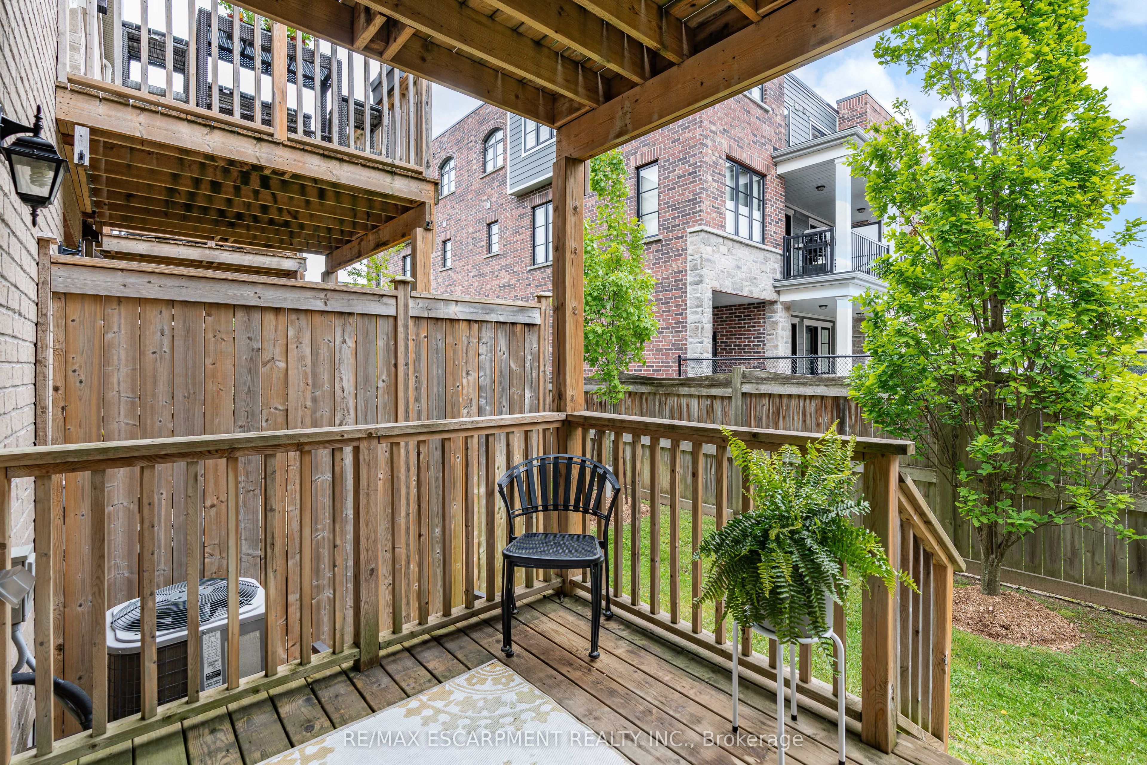 #53 - 215 Dundas Street Property Photo 31
