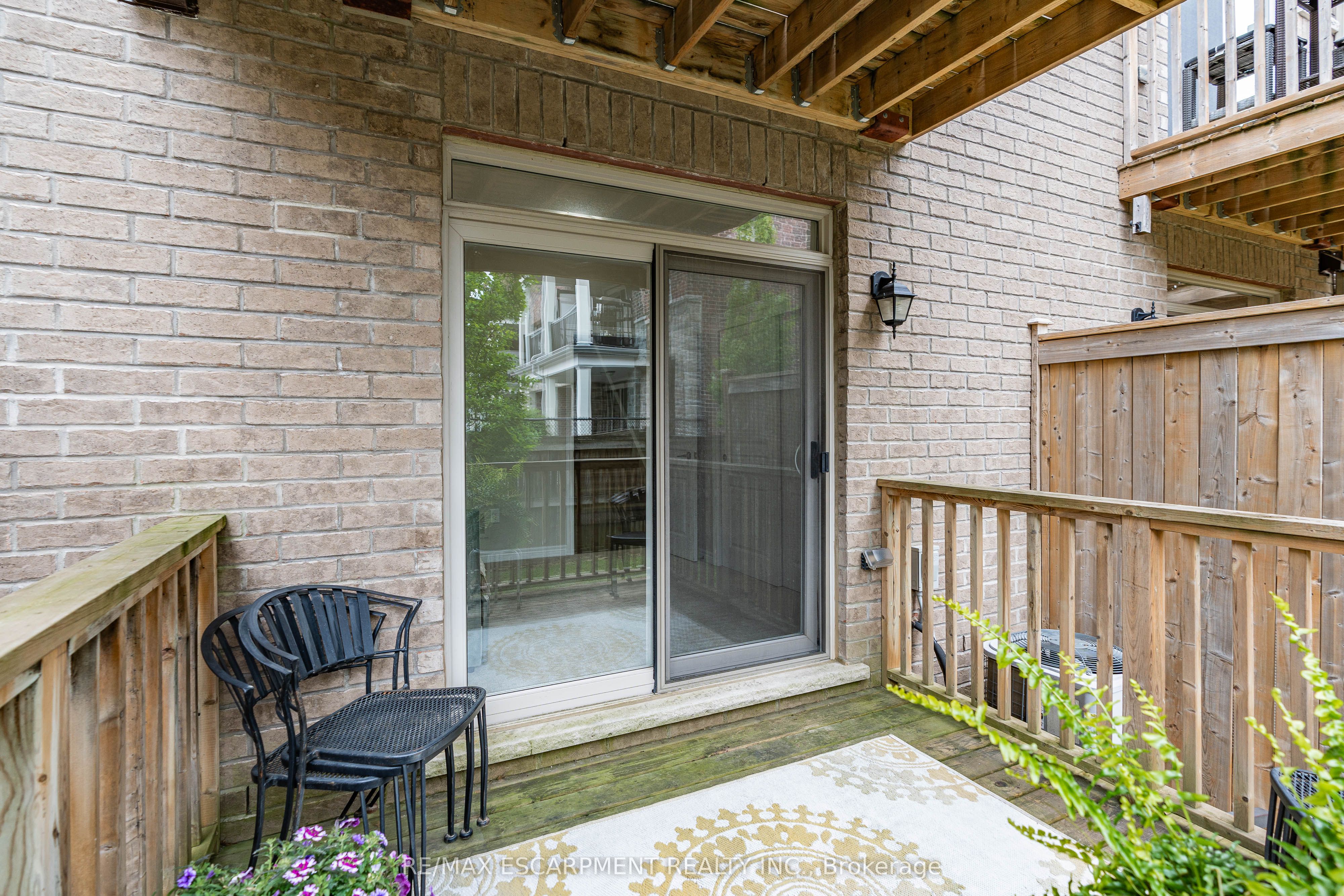 #53 - 215 Dundas Street Property Photo 32