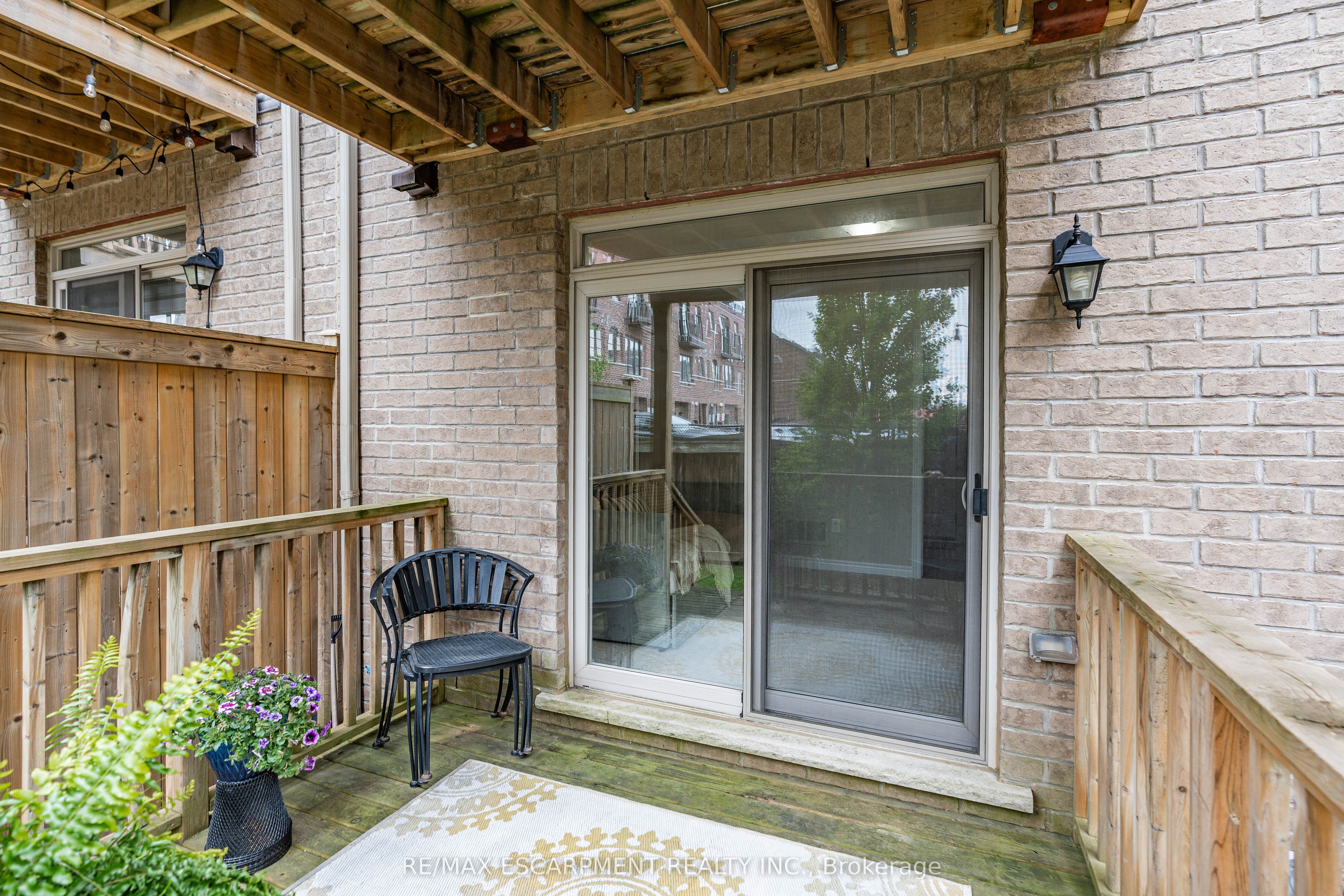#53 - 215 Dundas Street Property Photo 33