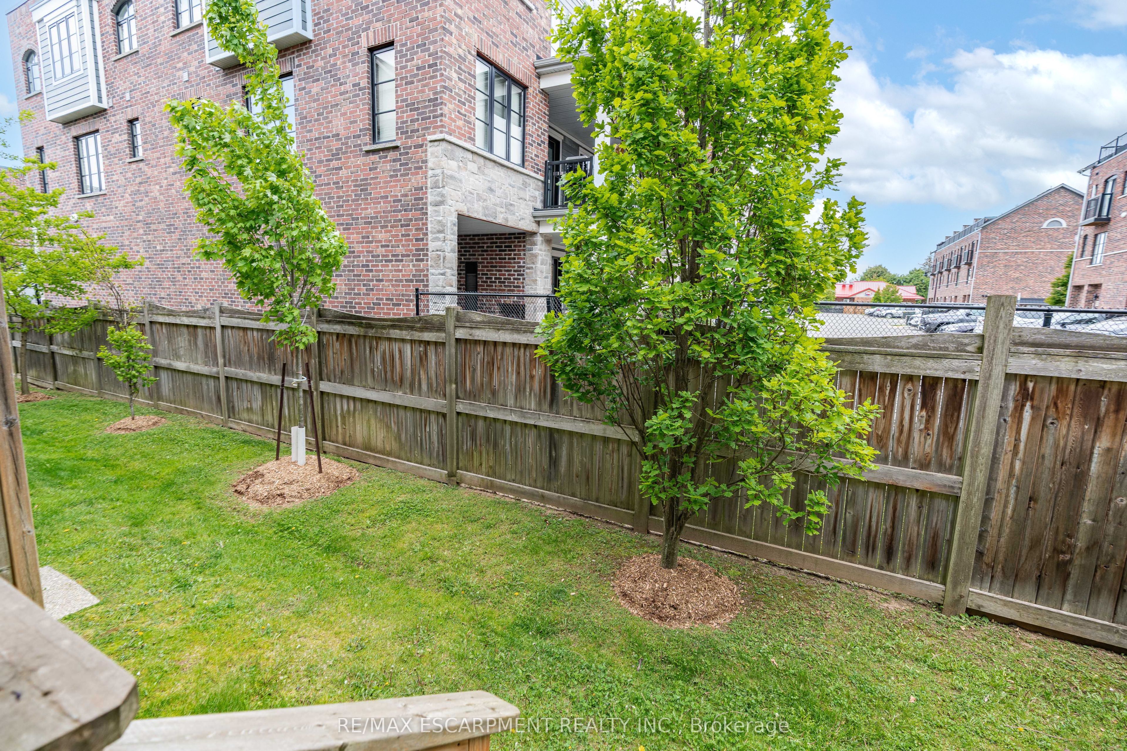 #53 - 215 Dundas Street Property Photo 37