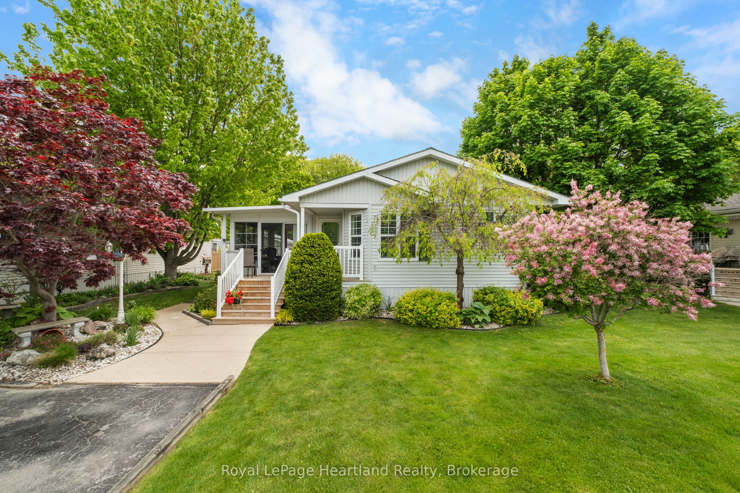 81402 Champlain Boulevard Property Photo 1