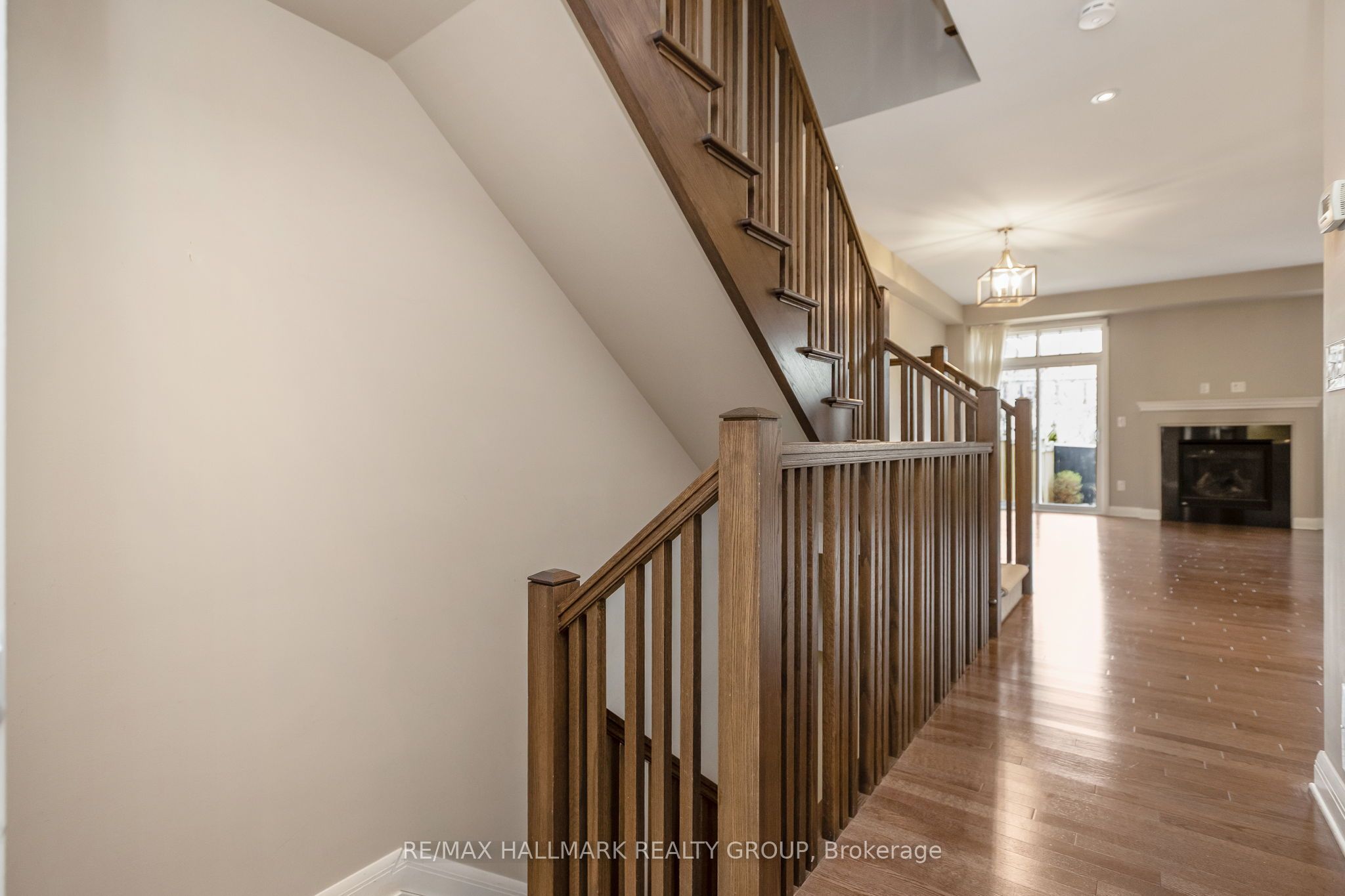 454 Kilspindie Ridge Property Photo 3