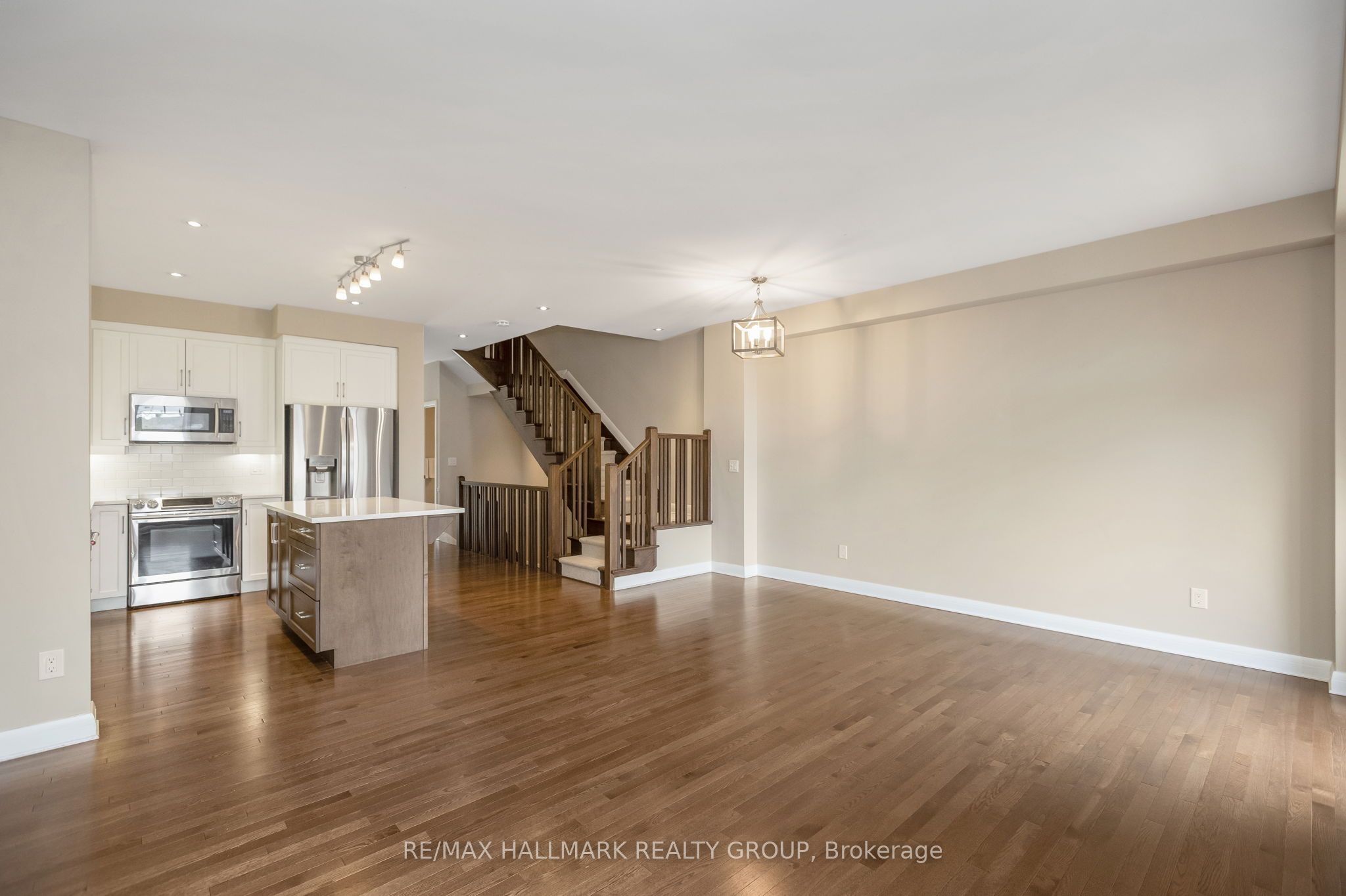 454 Kilspindie Ridge Property Photo 6