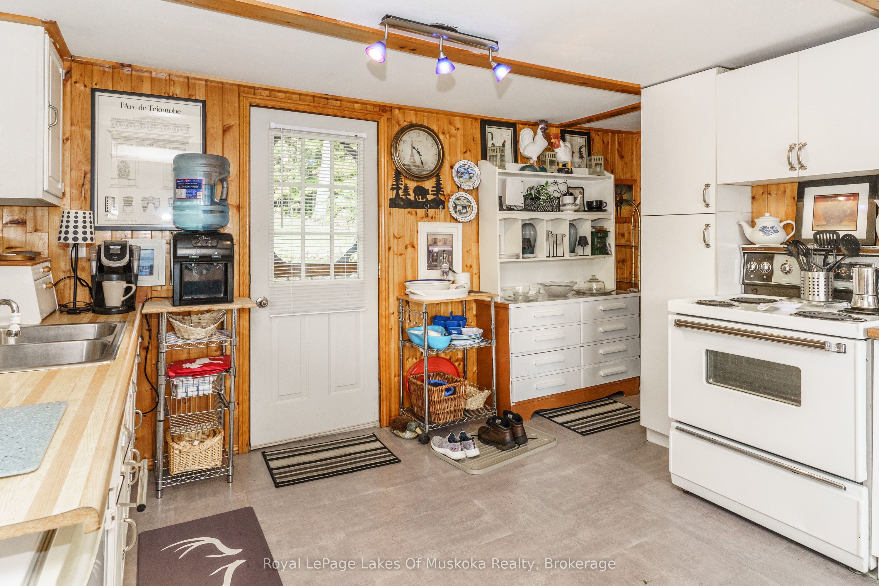 1119 Grist Mill Lane Property Photo 17