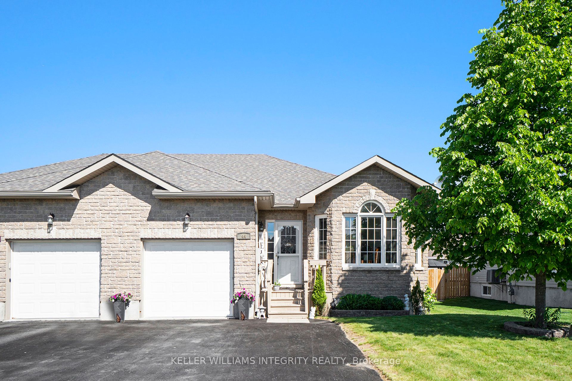 44 Lee Avenue Property Photo 1
