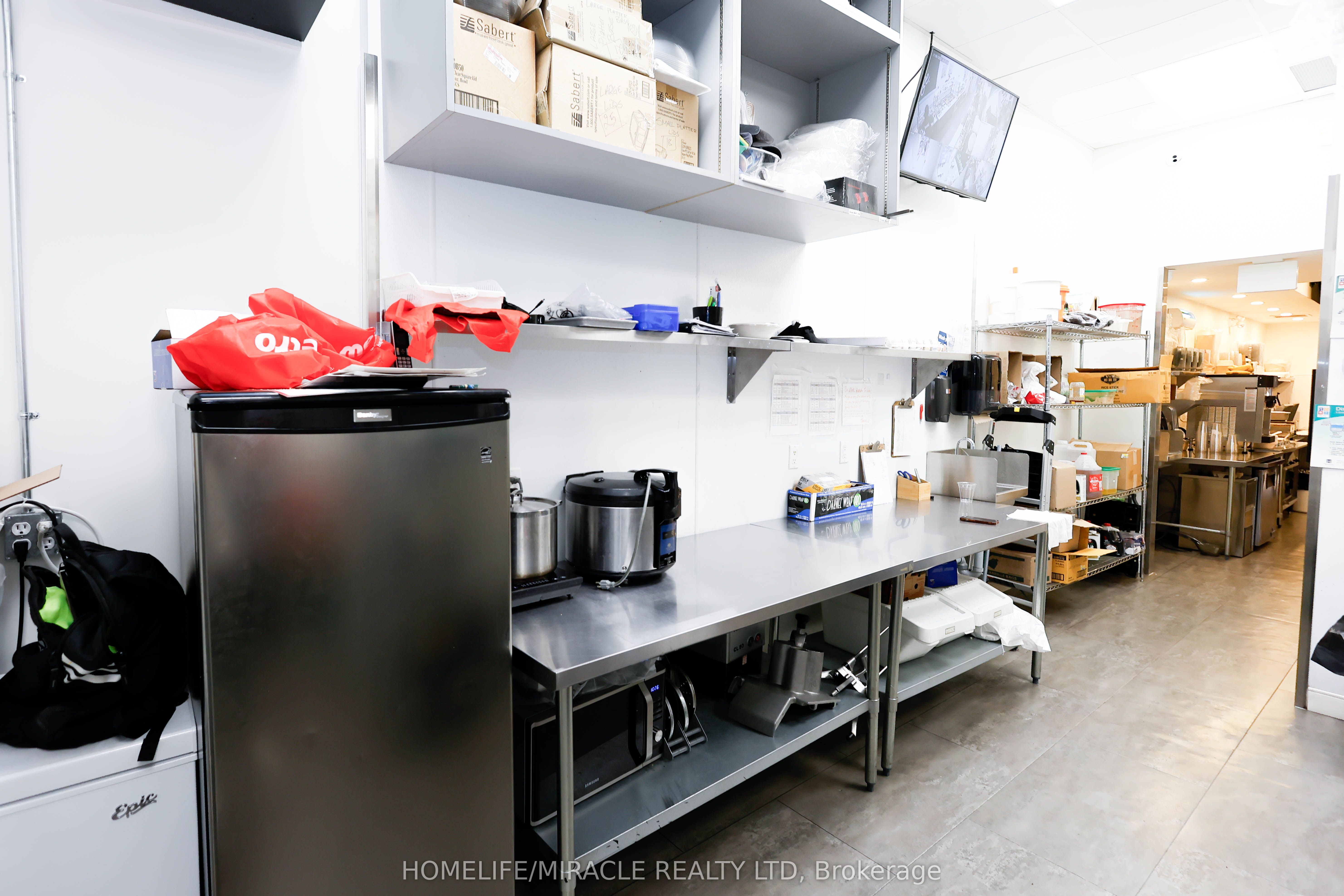 1374 South Service Road B9 Property Photo 13