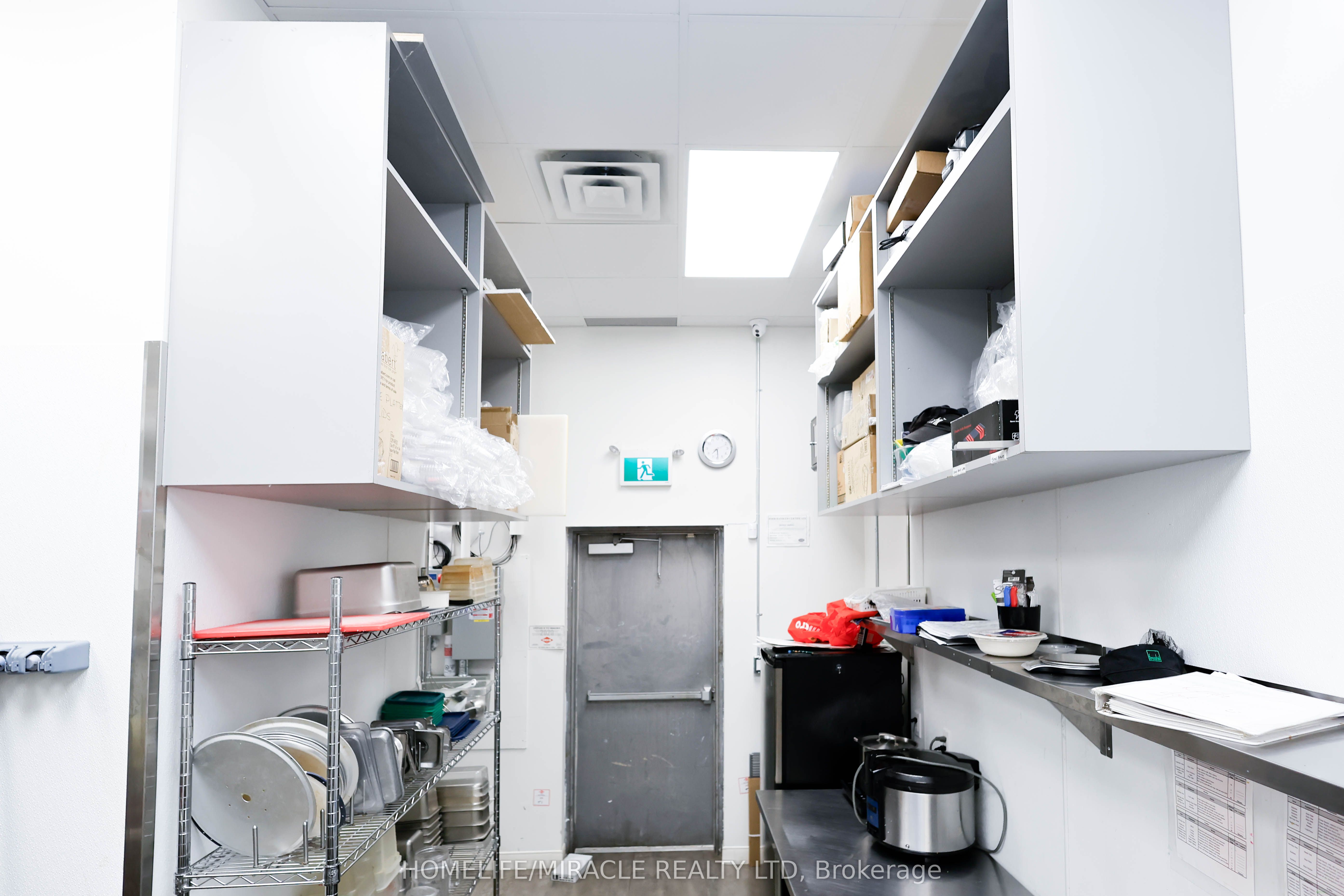 1374 South Service Road B9 Property Photo 18