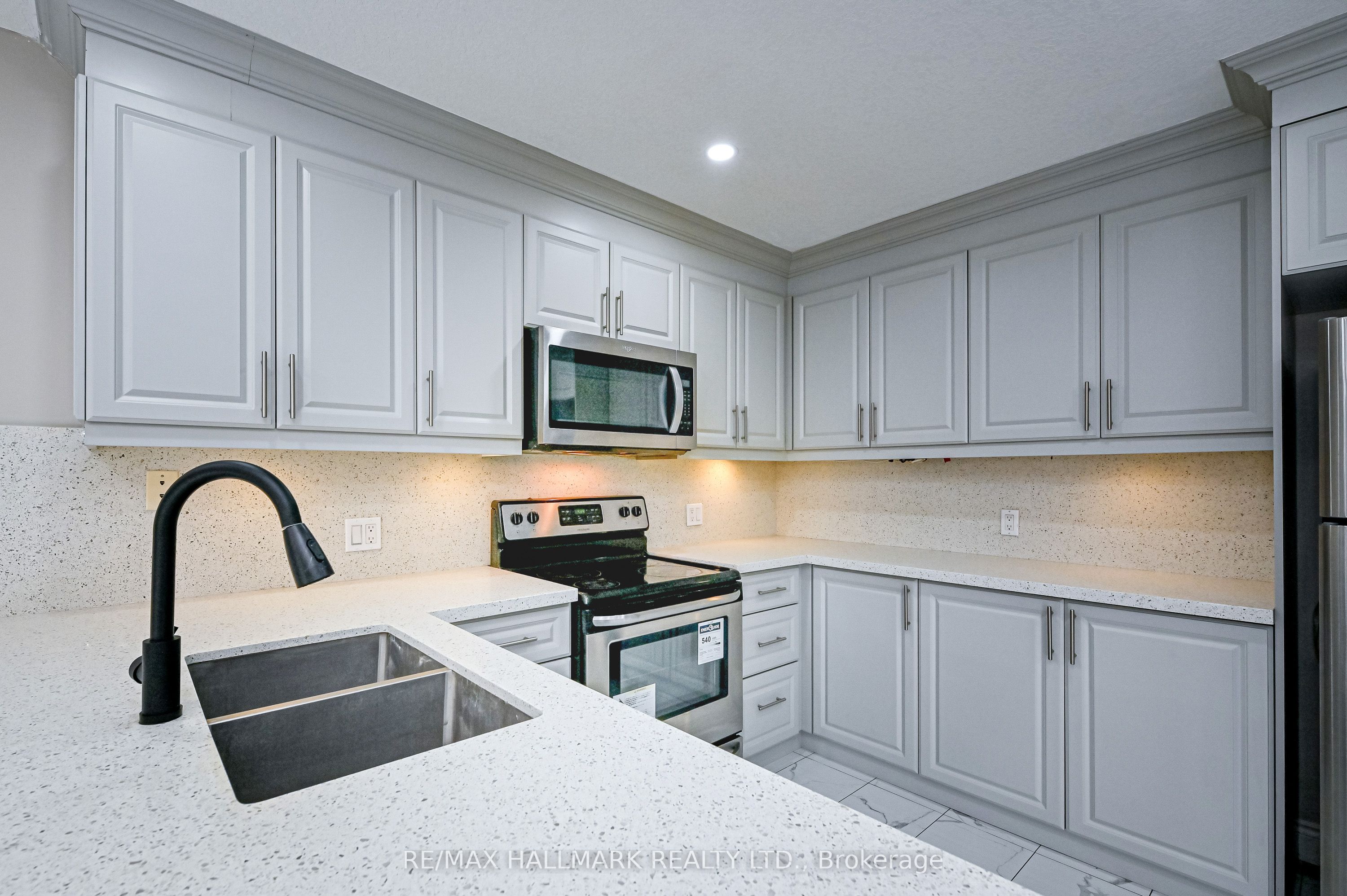 103 Winifred Street Property Photo 12