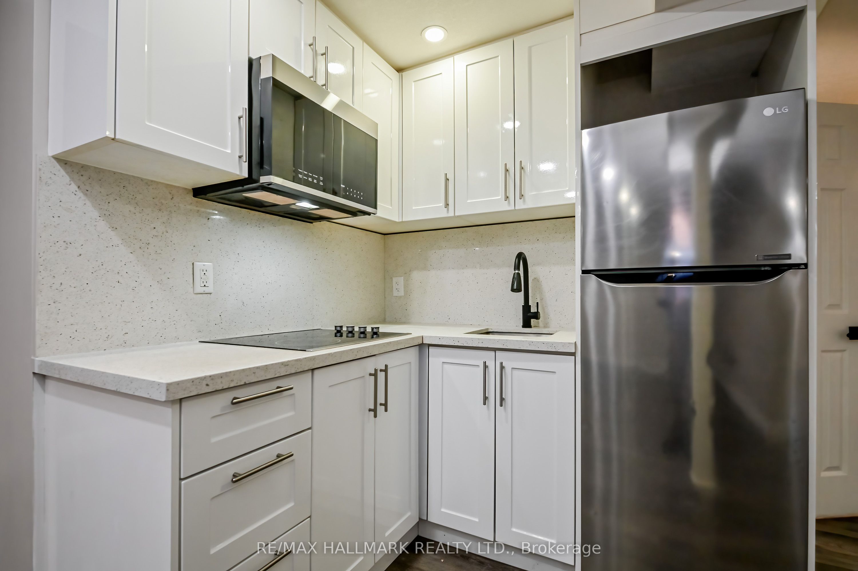 103 Winifred Street Property Photo 35