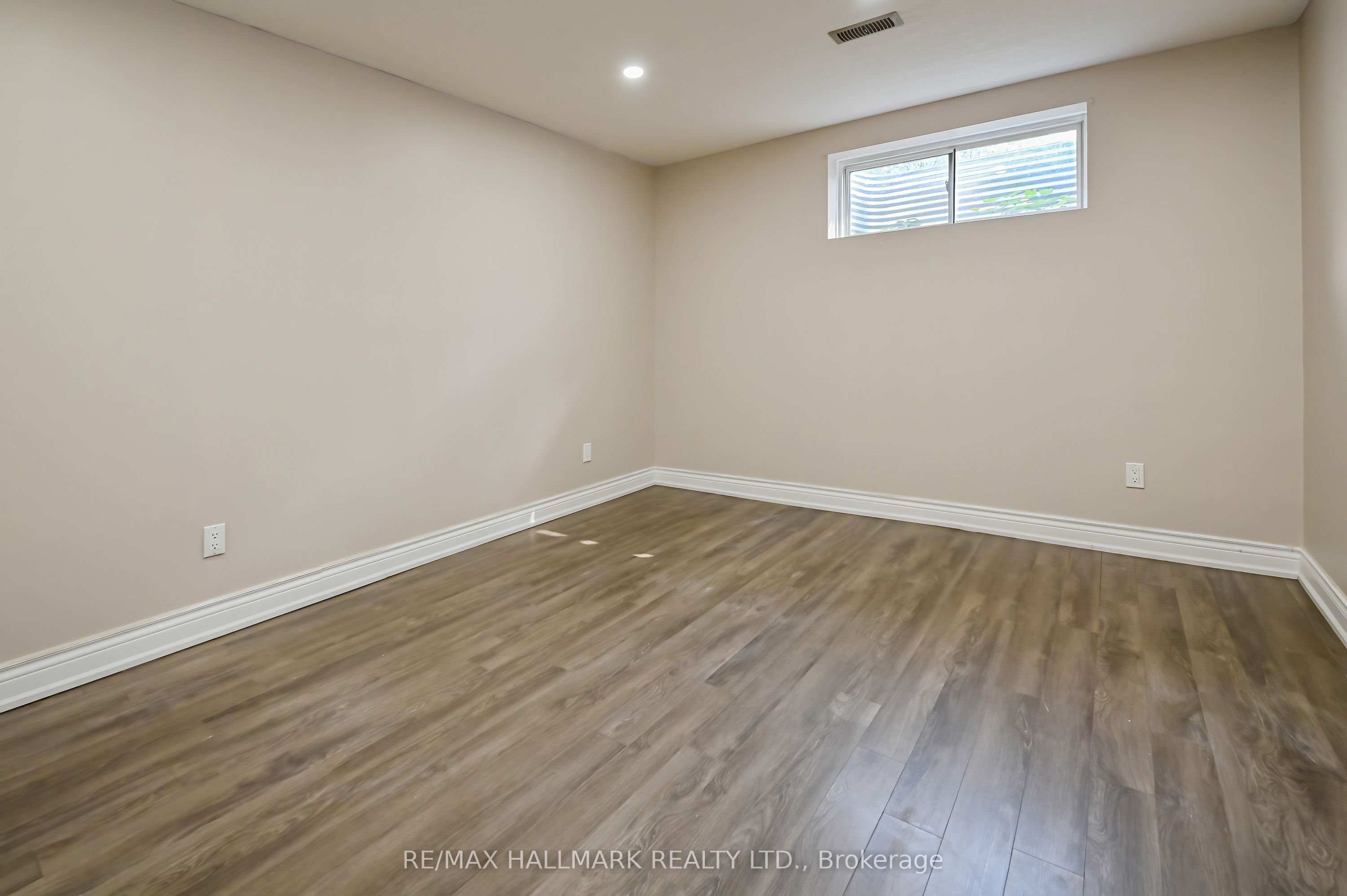 103 Winifred Street Property Photo 36