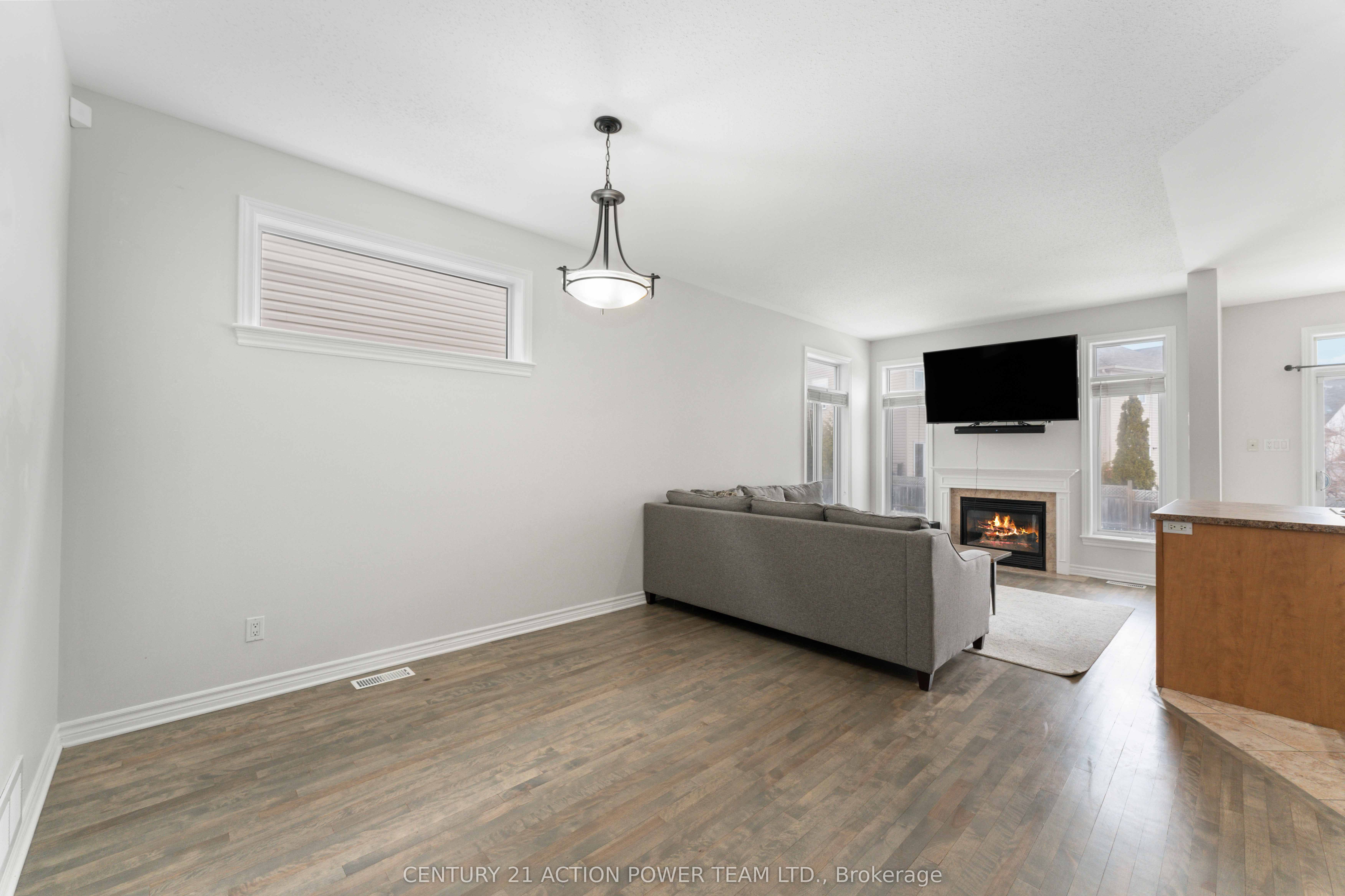 965 Gosnell Terrace Property Photo 6
