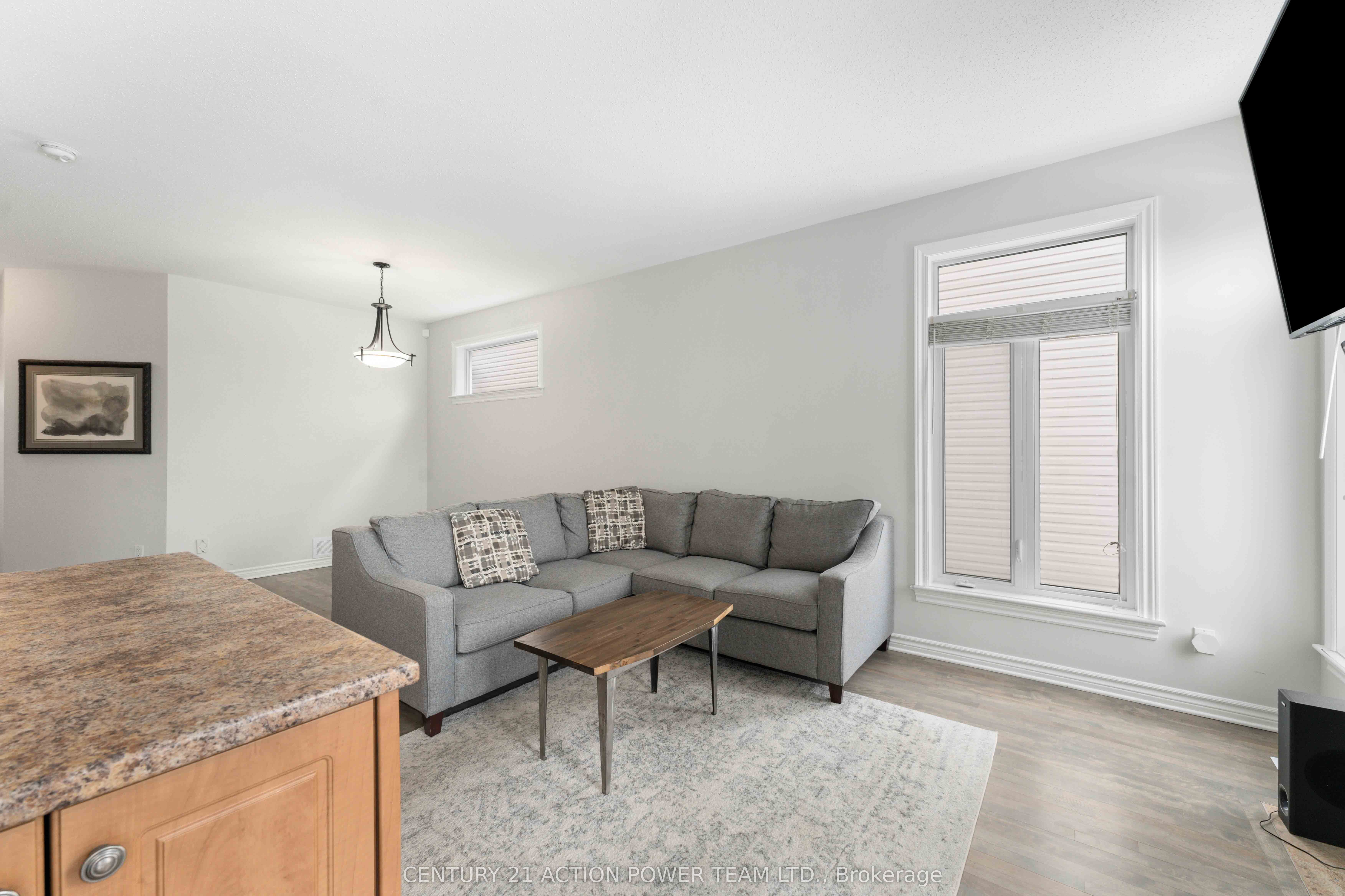 965 Gosnell Terrace Property Photo 7