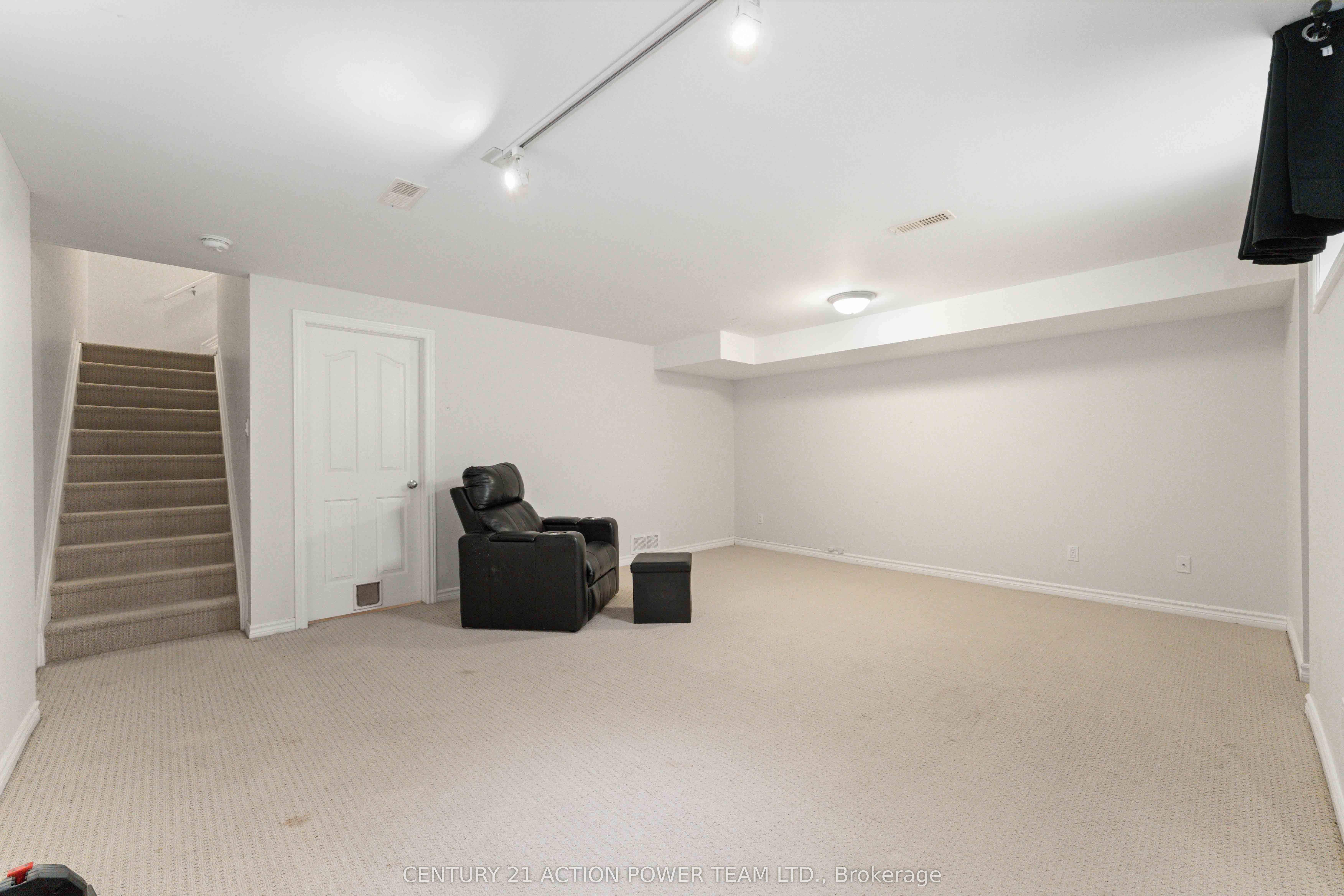 965 Gosnell Terrace Property Photo 37