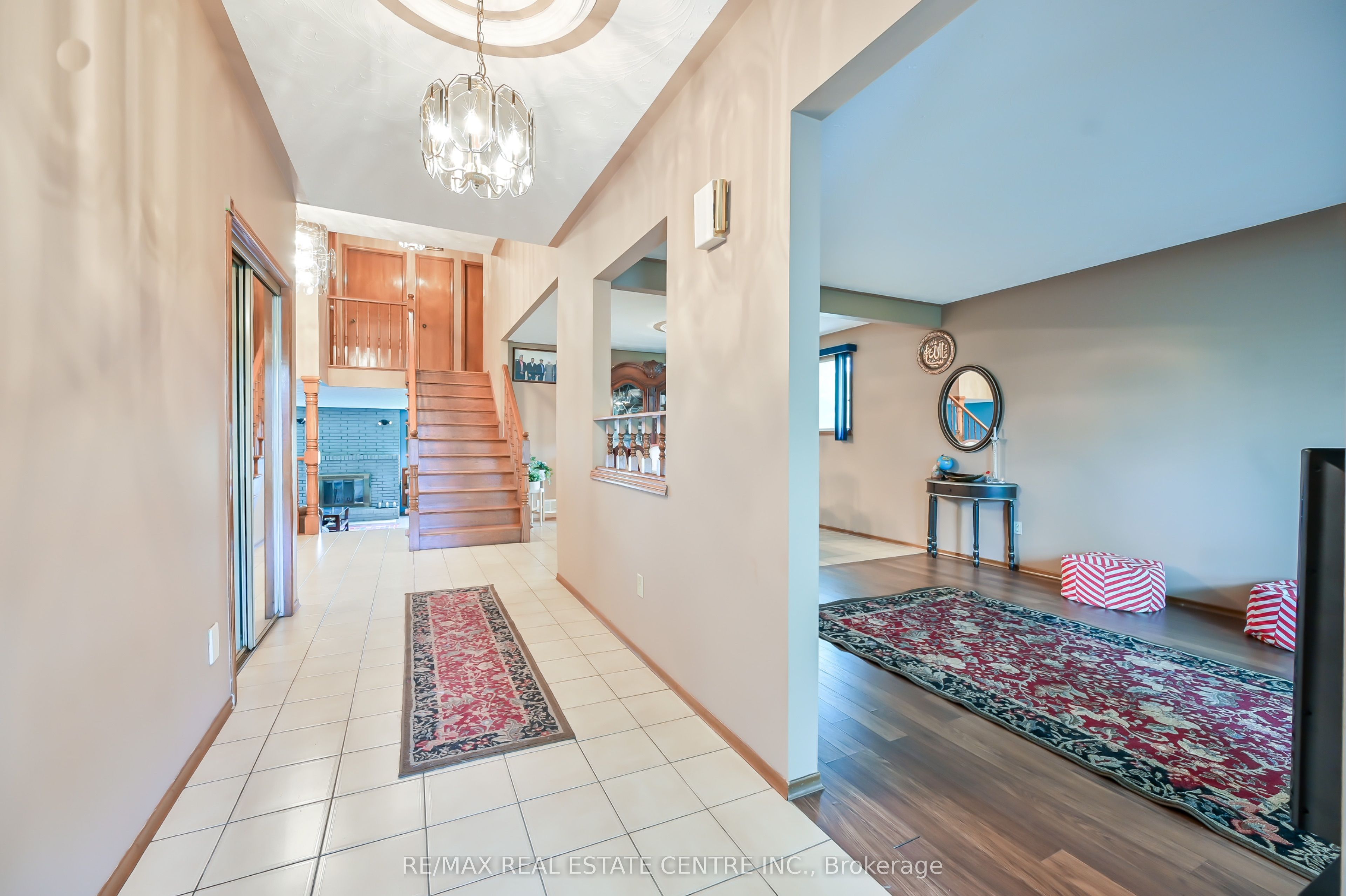 30 Goldcrest Drive Property Photo 4