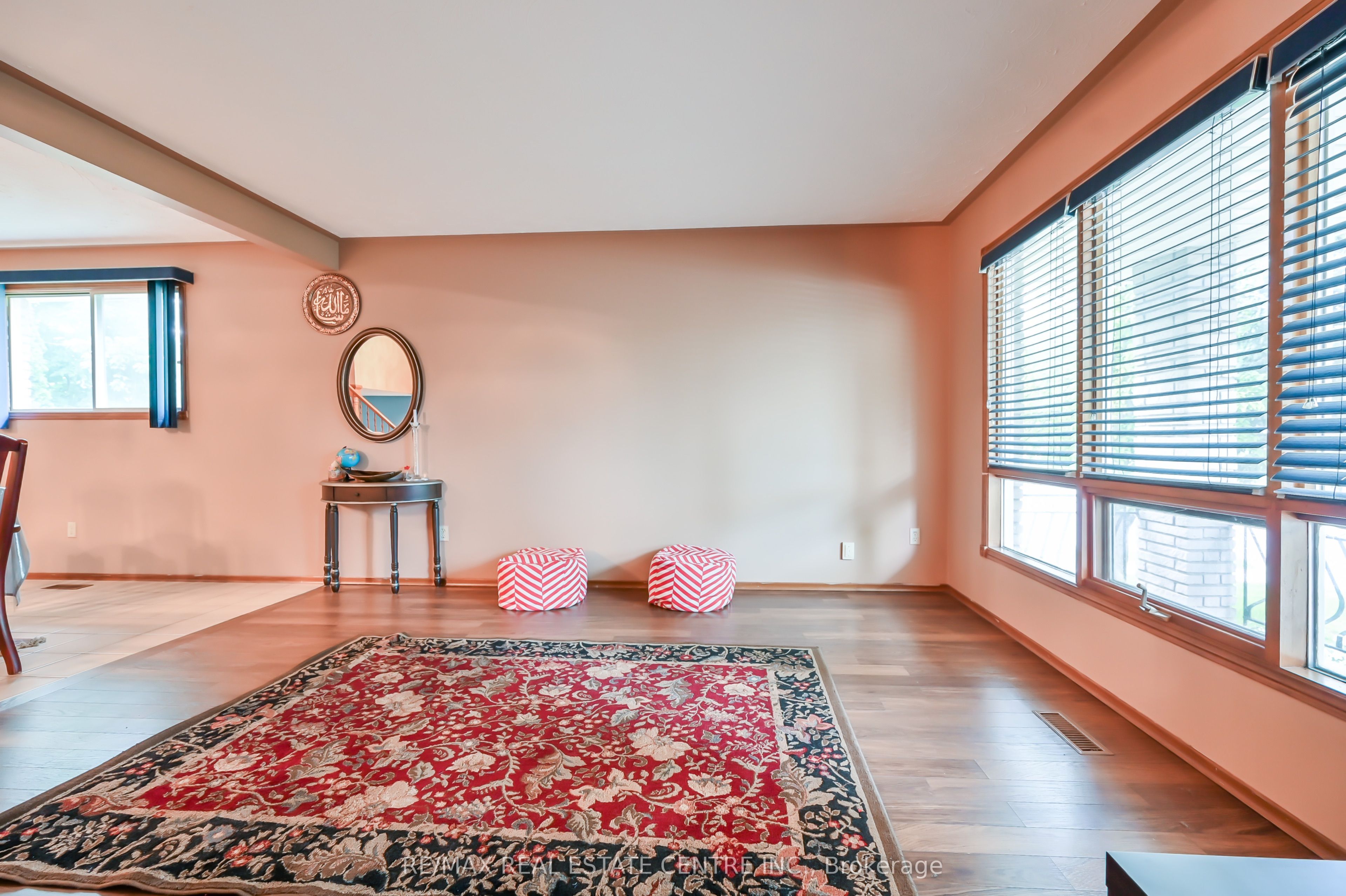 30 Goldcrest Drive Property Photo 5