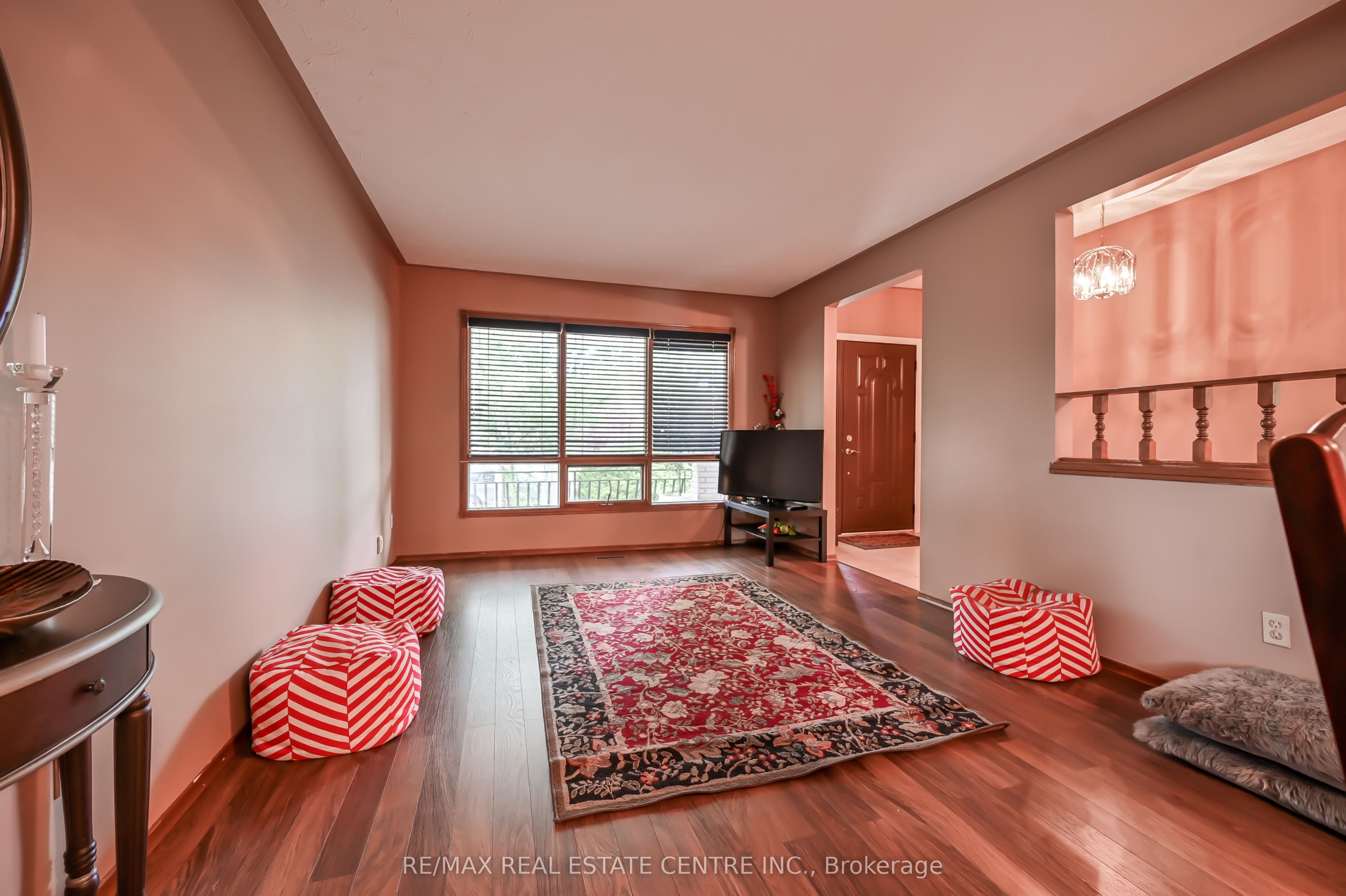 30 Goldcrest Drive Property Photo 7