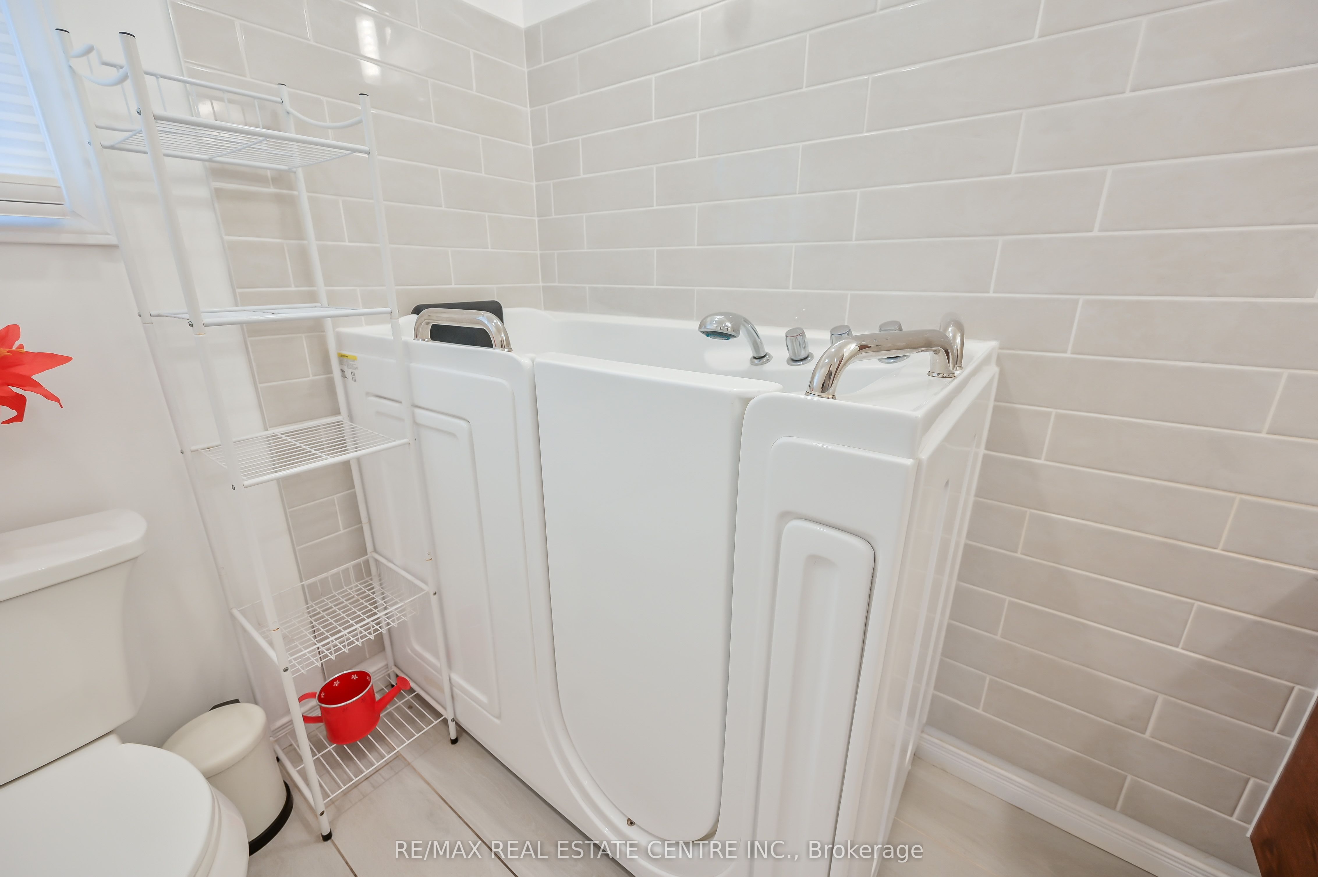 30 Goldcrest Drive Property Photo 32