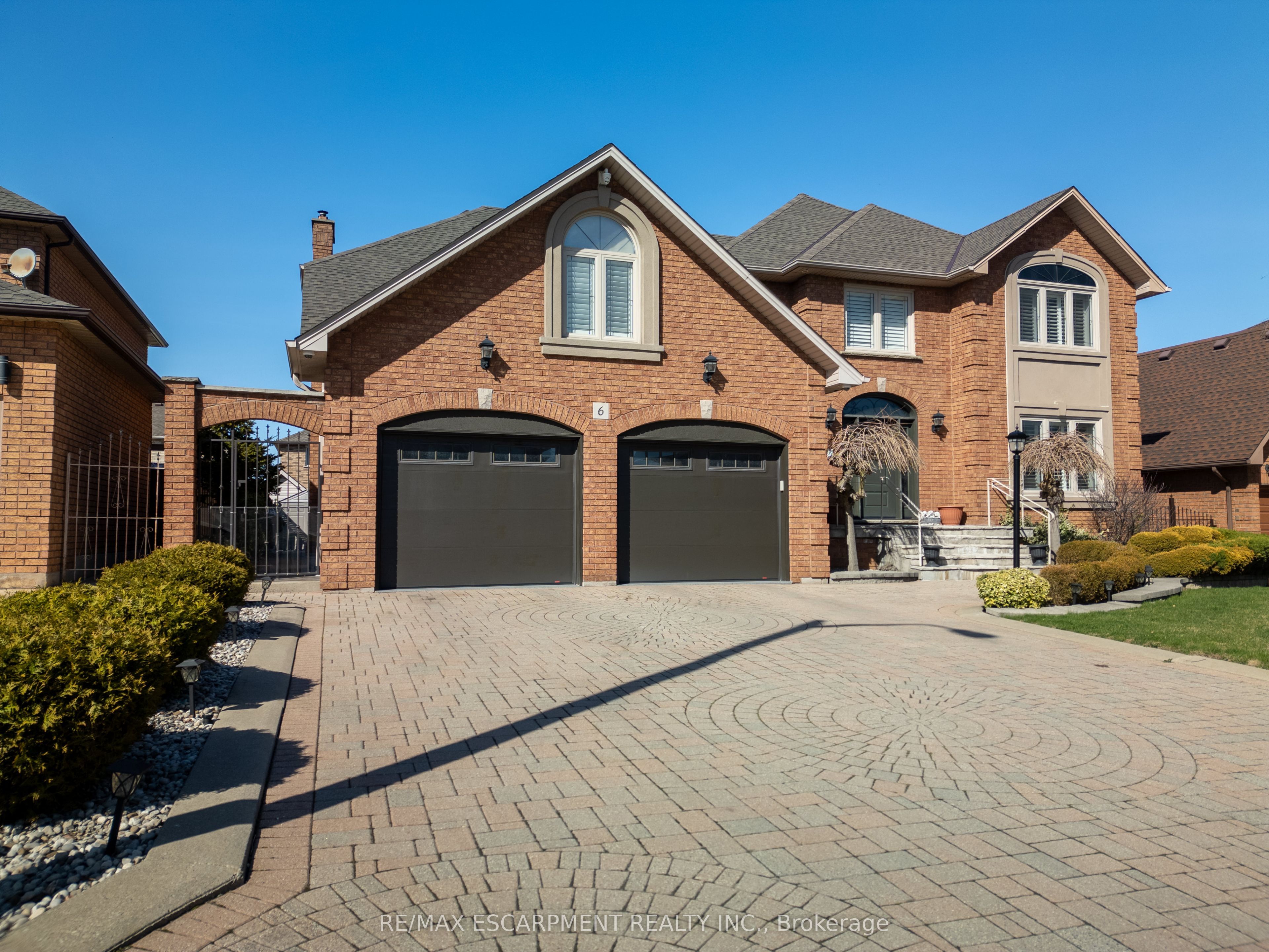 6 Embassy Drive Property Photo 1
