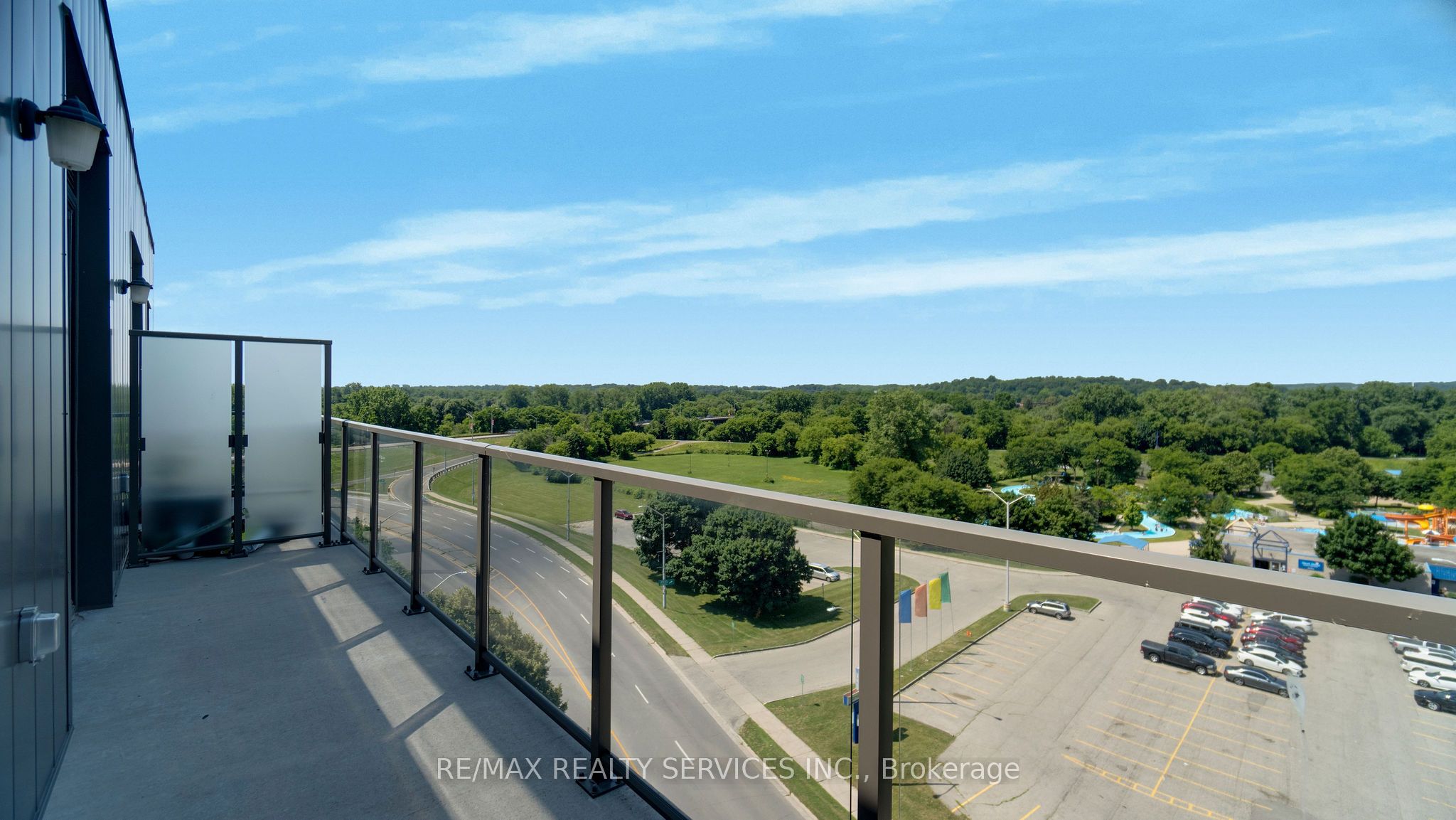 #811 - 7 Erie Avenue Property Photo 21
