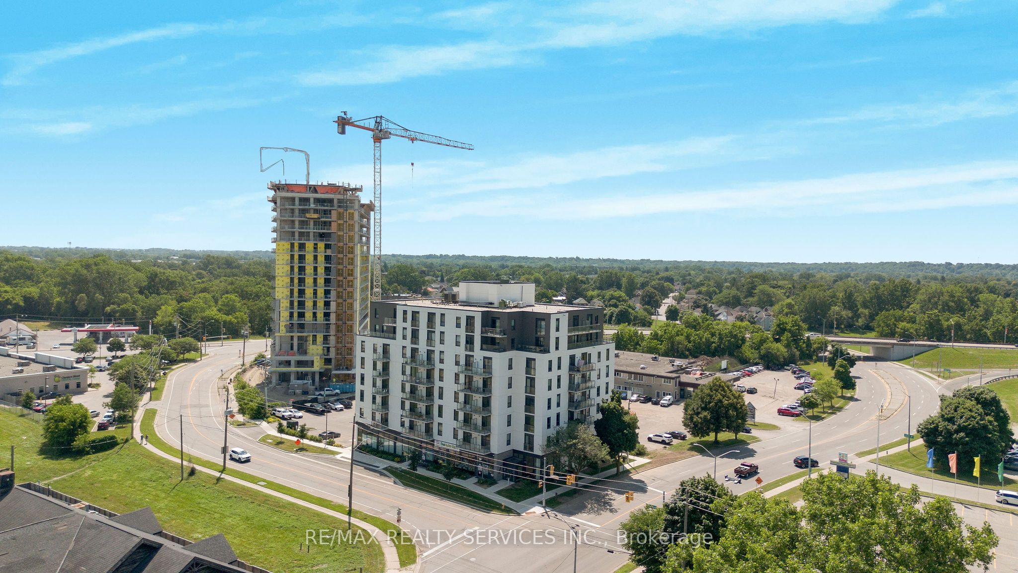 #811 - 7 Erie Avenue Property Photo 28