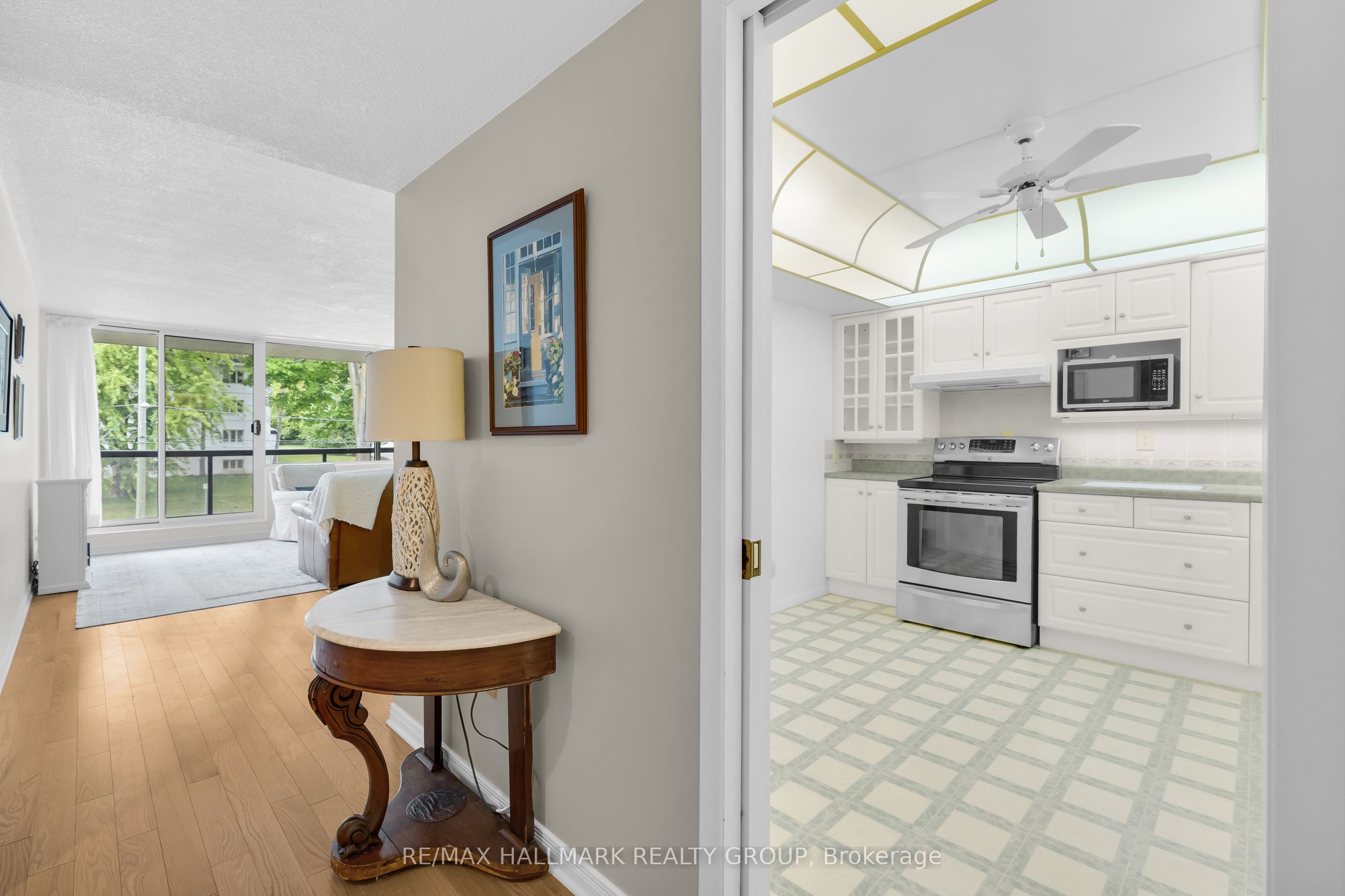 55 Water Street E 405 Property Photo 8