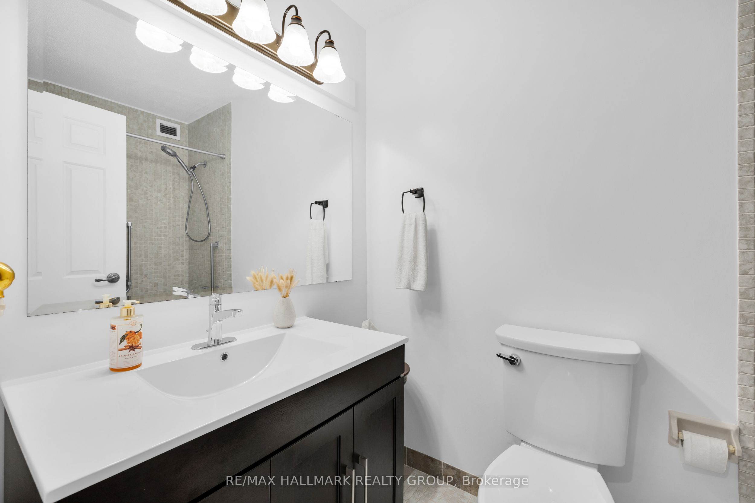 55 Water Street E 405 Property Photo 35