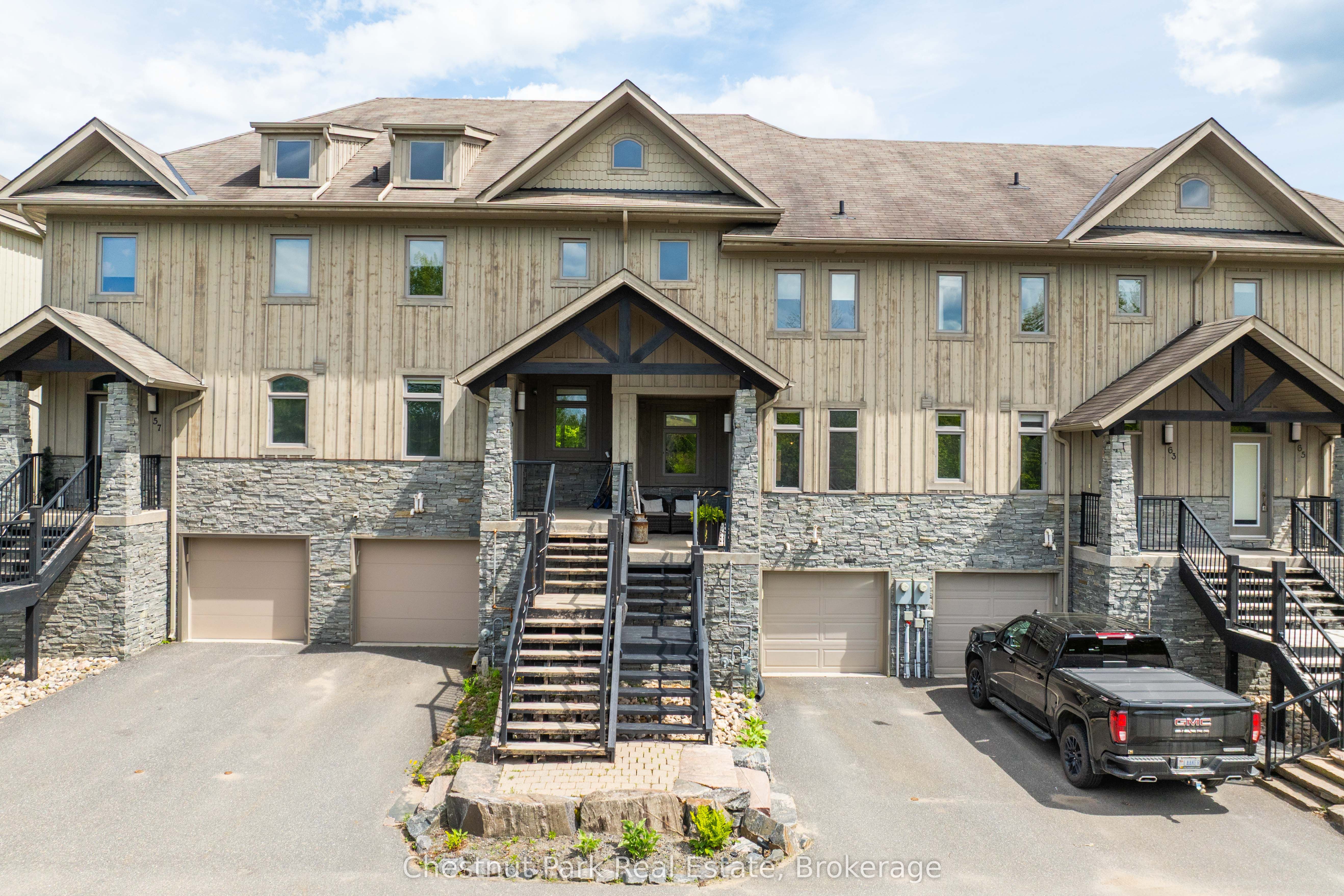 61 Rockmount Crescent Property Photo 1