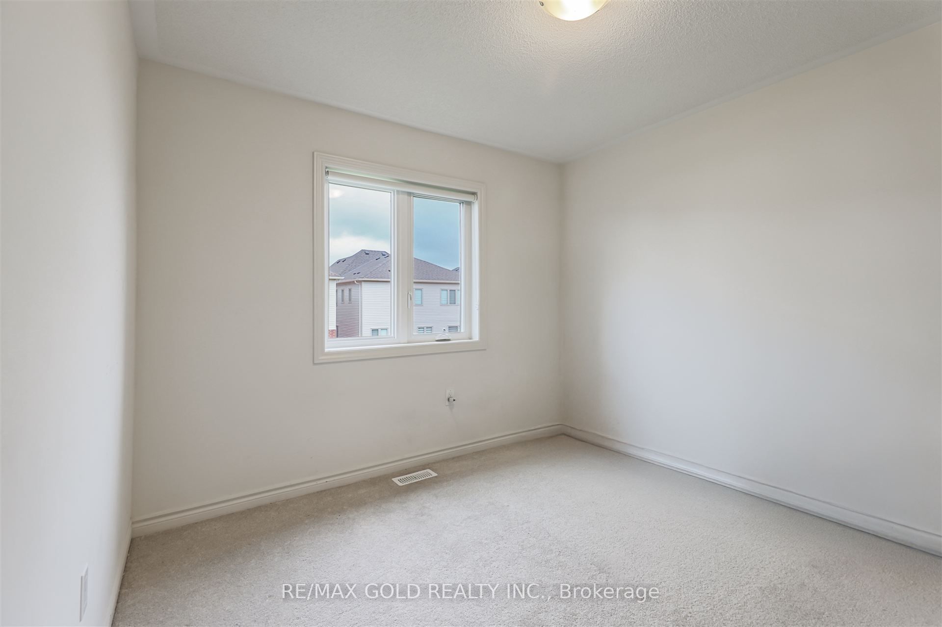 76 Prest Way Property Photo 9