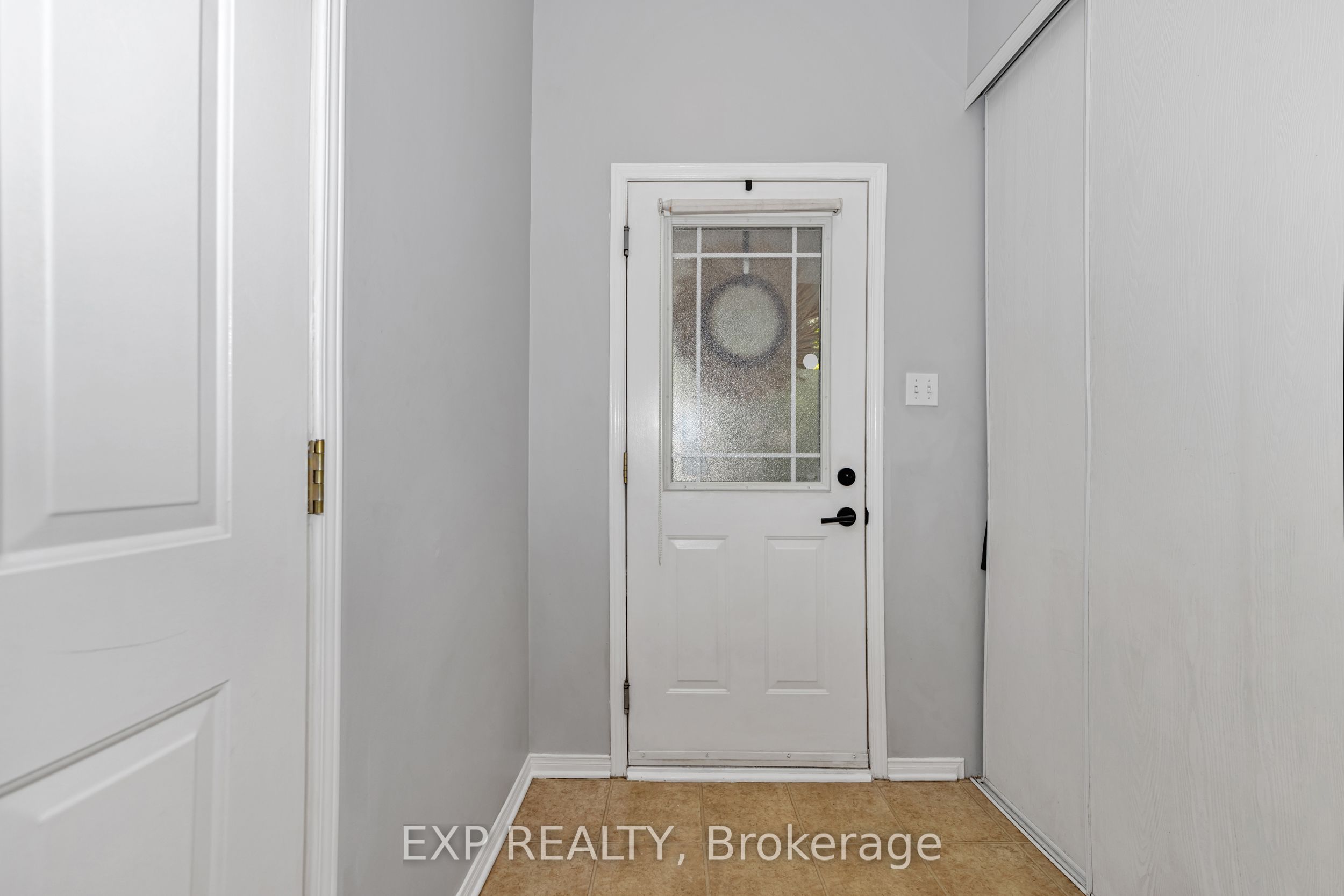 232 Meadowbreeze Drive Property Photo 4