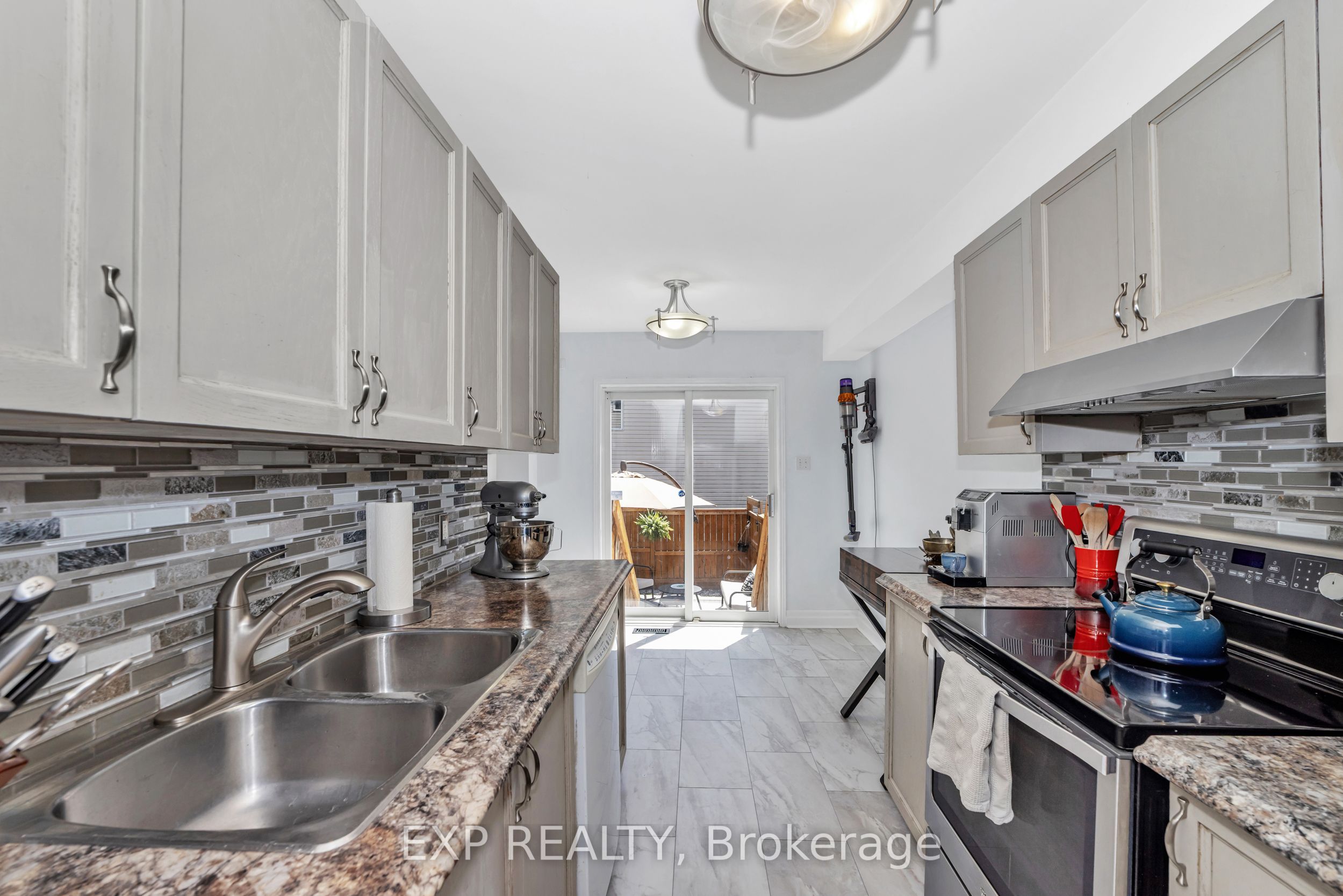 232 Meadowbreeze Drive Property Photo 12