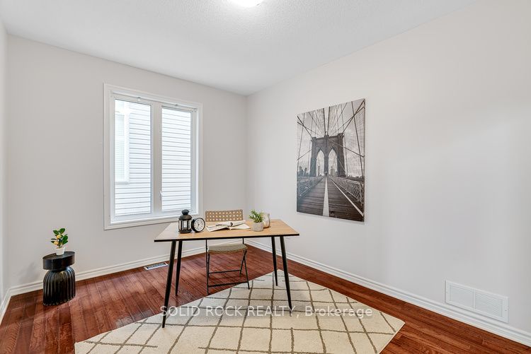 531 Bretby Crescent Property Photo 16