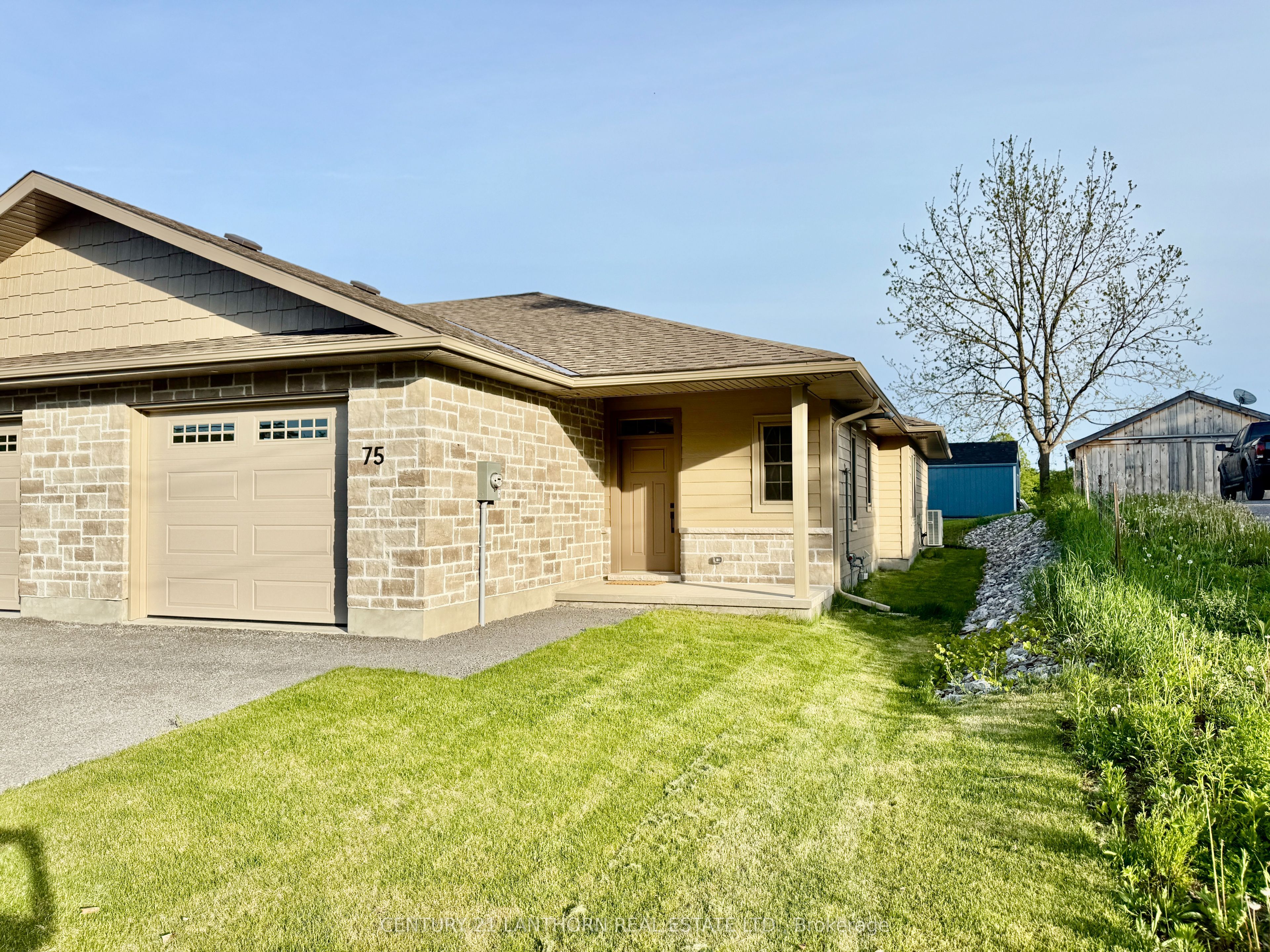 75 Seymour Dr Property Photo 1