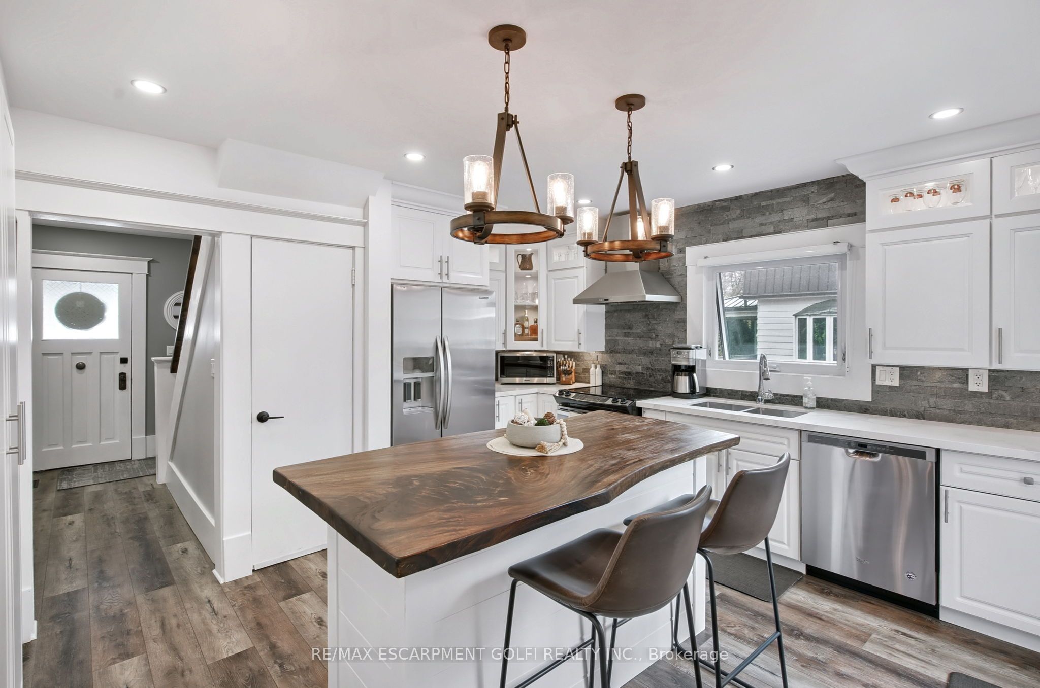 4279 East Avenue Property Photo 16
