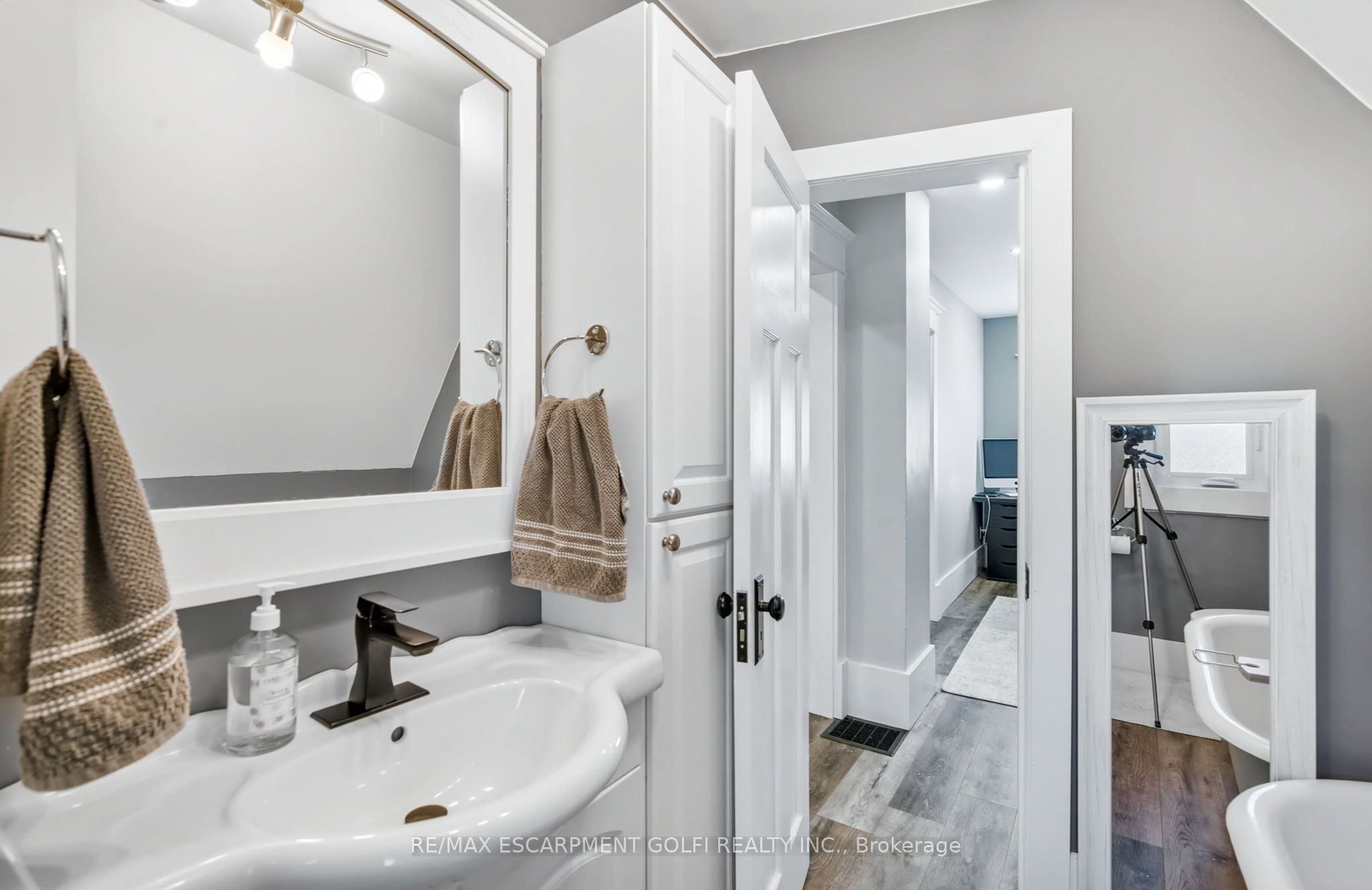 4279 East Avenue Property Photo 23