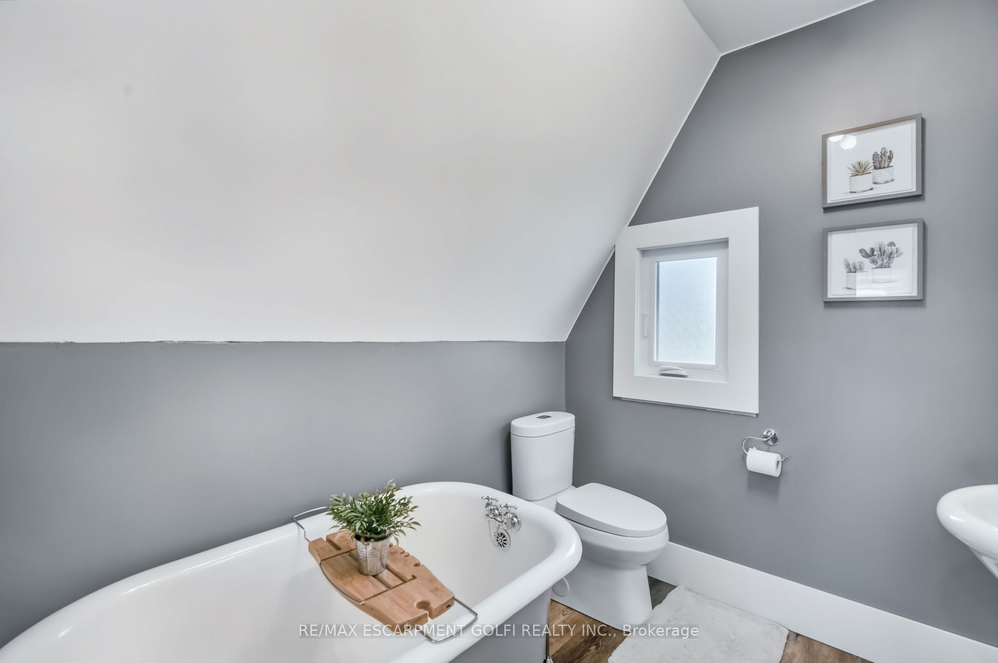 4279 East Avenue Property Photo 24