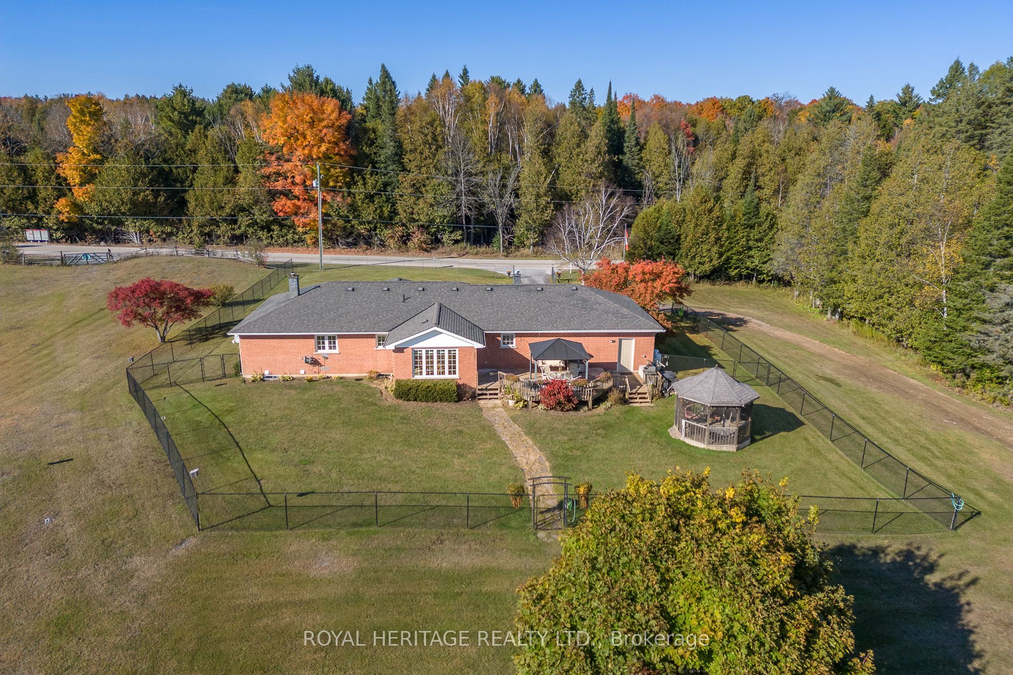26 Back Bay Rd Property Photo 1