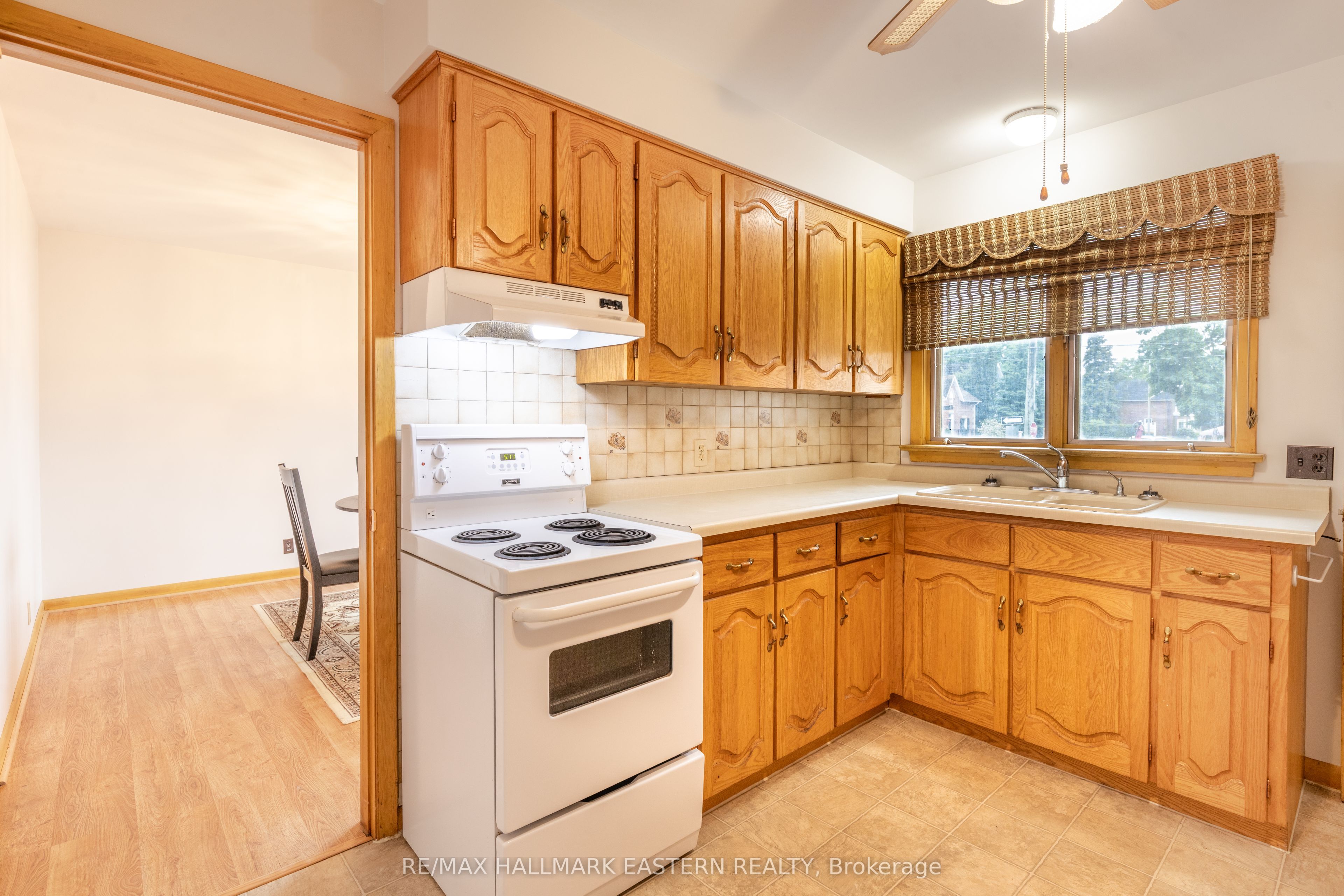 66 Doxsee Avenue N Property Photo 12