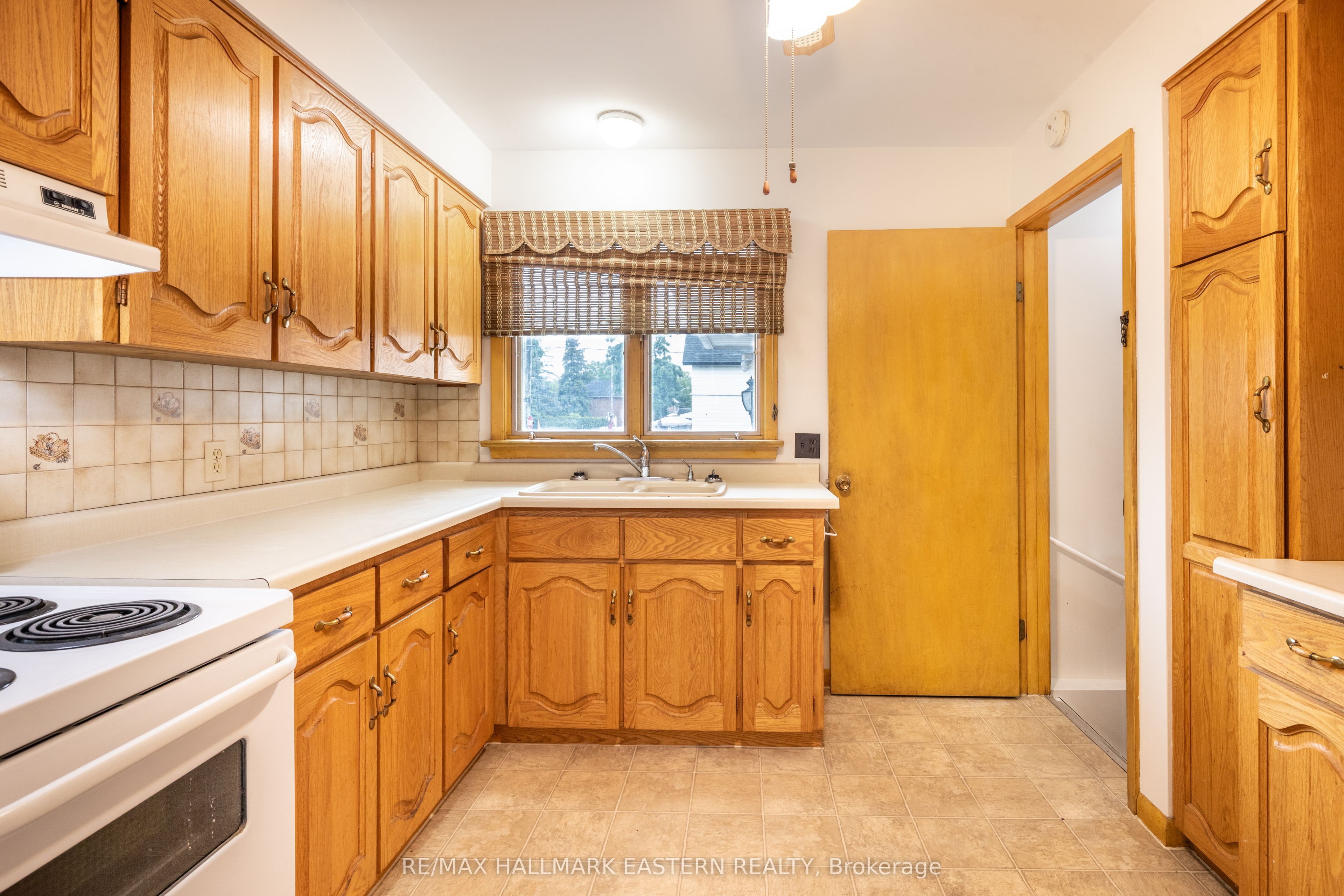66 Doxsee Avenue N Property Photo 13