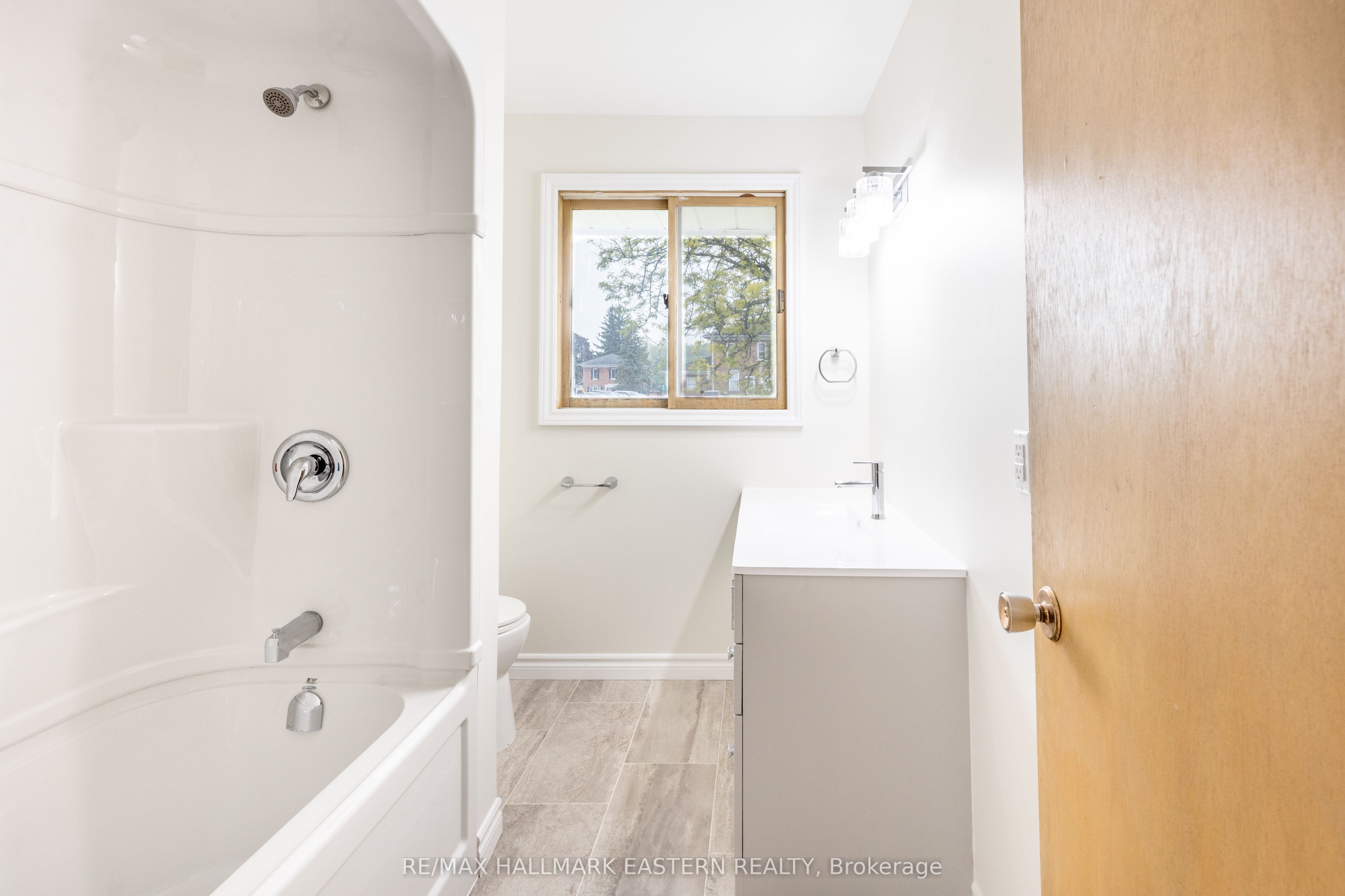 66 Doxsee Avenue N Property Photo 17