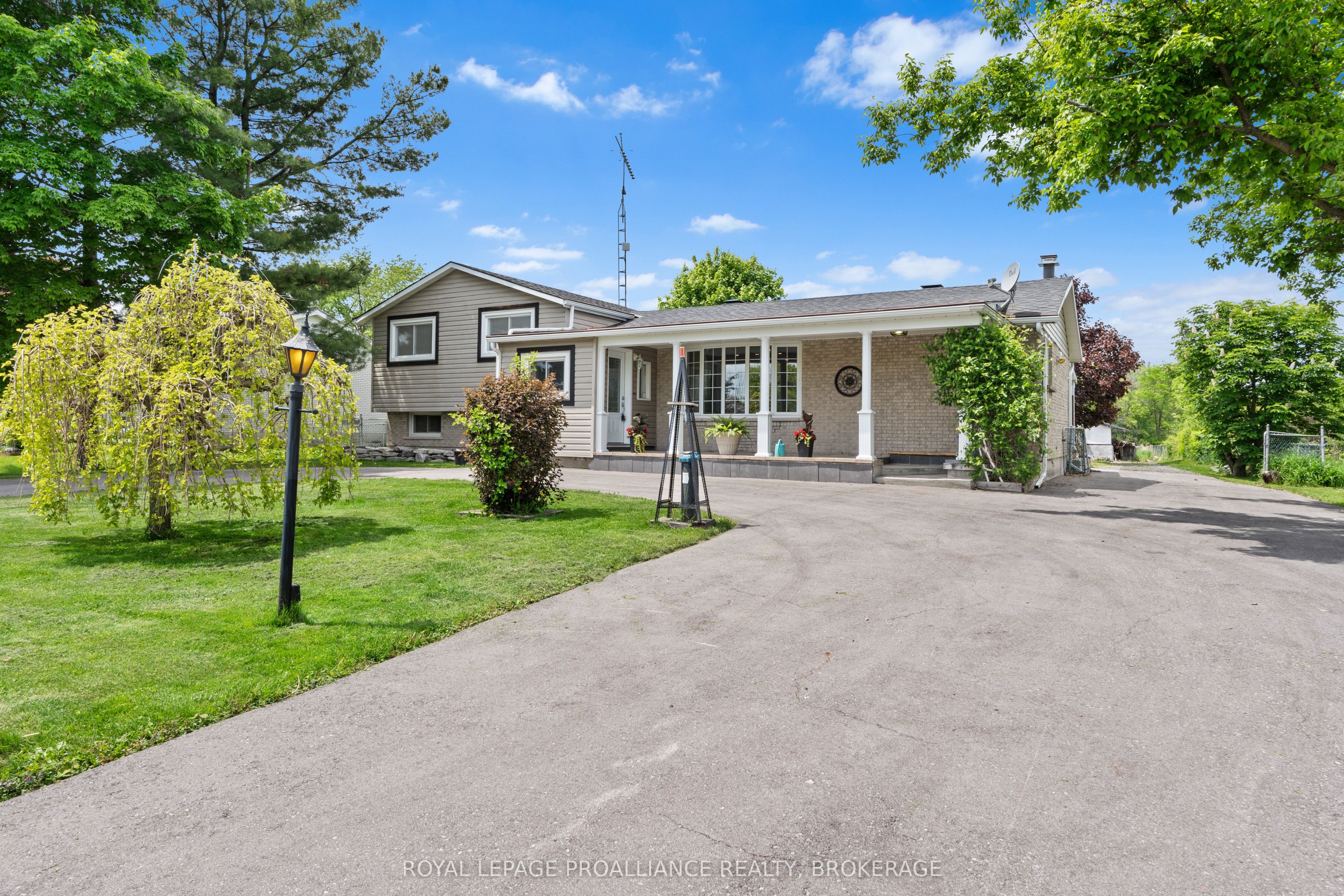 2069 Cole Hill Road Property Photo 1