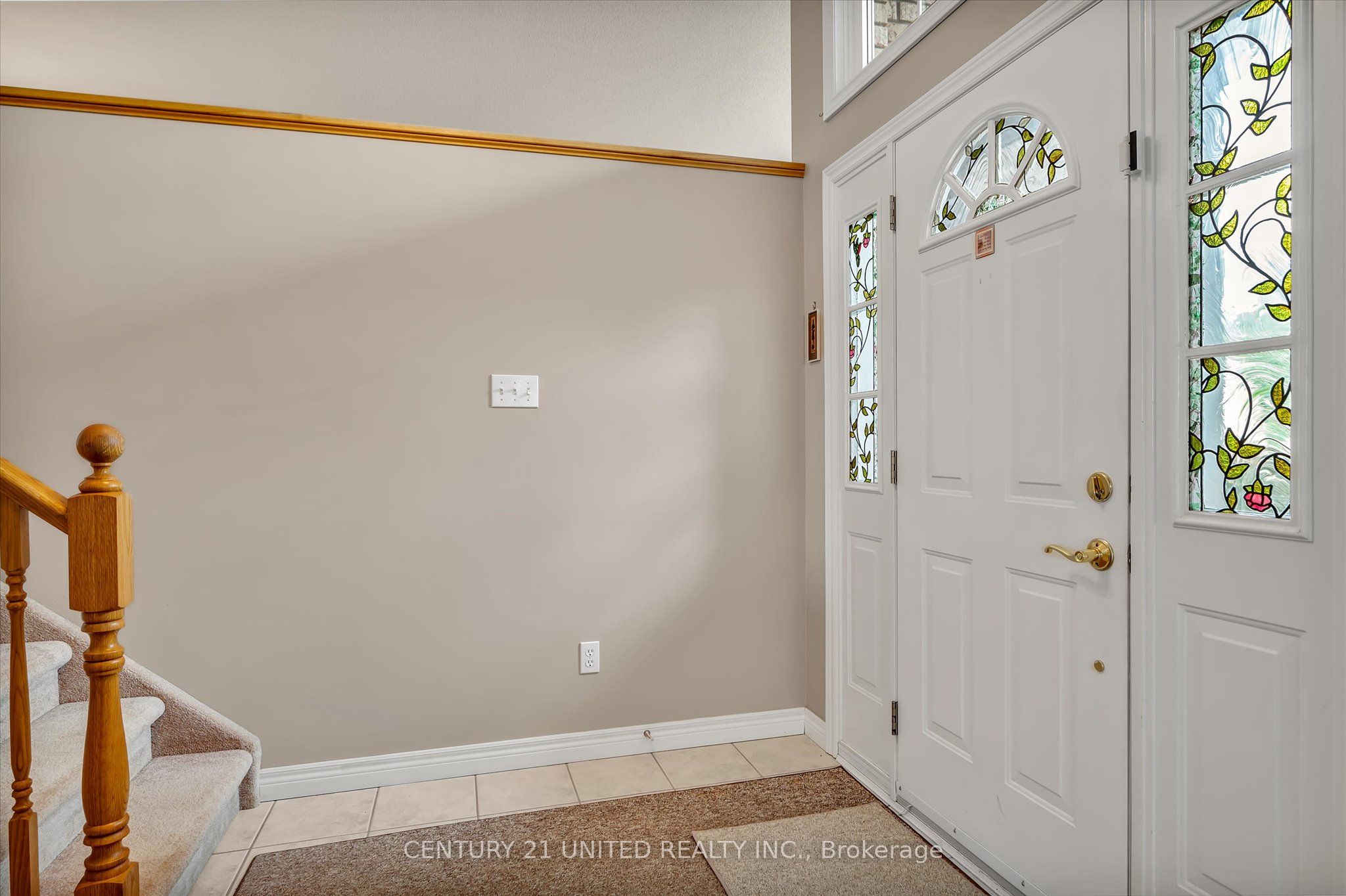 1329 White Crescent Property Photo 4