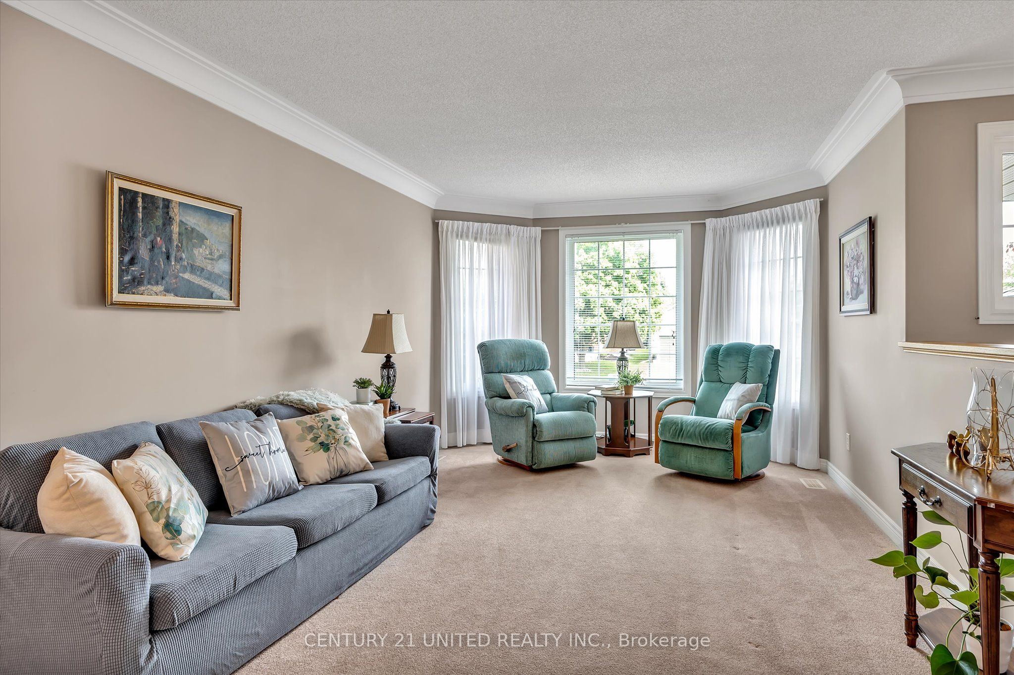 1329 White Crescent Property Photo 7