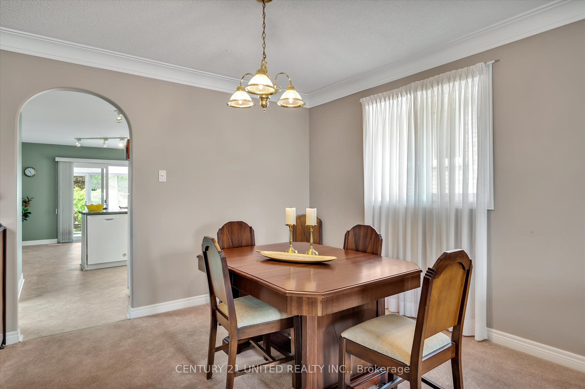 1329 White Crescent Property Photo 10